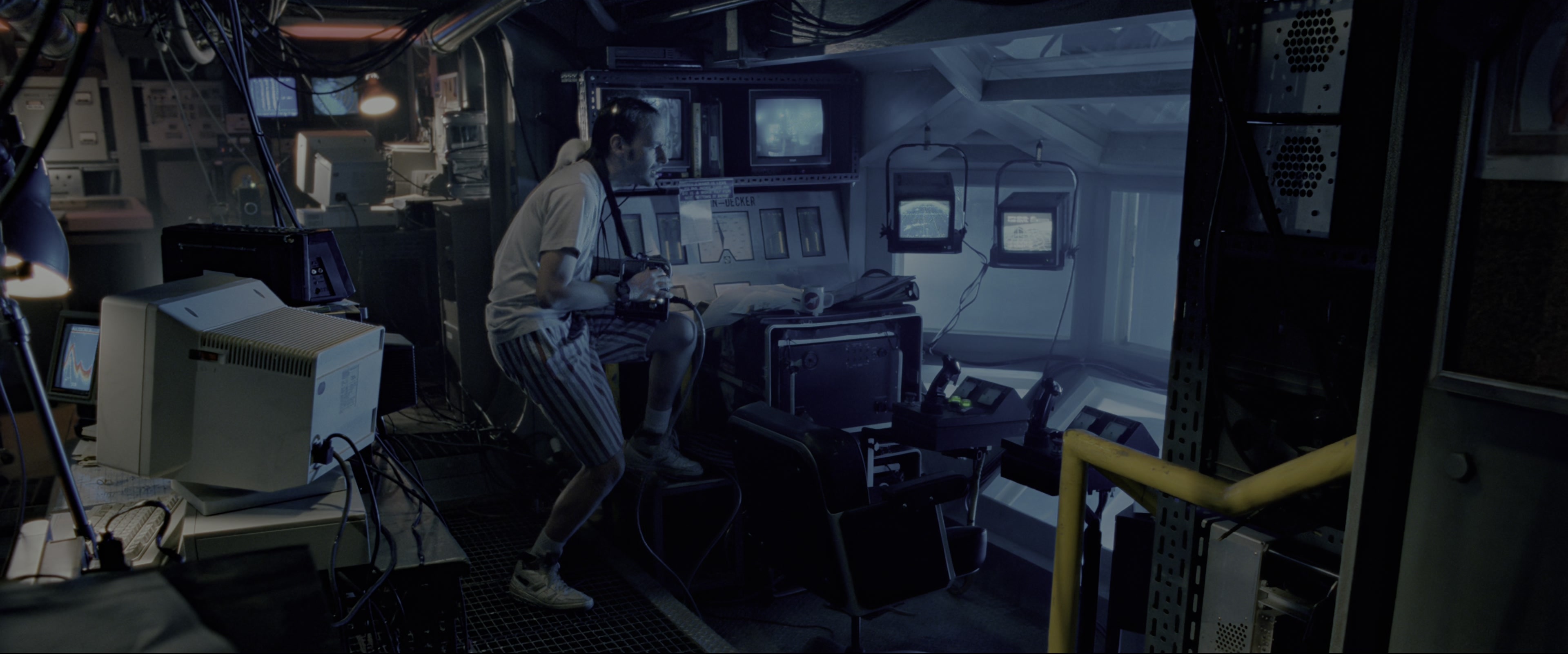 The Abyss (1989), wide, 2.39:1 — film still