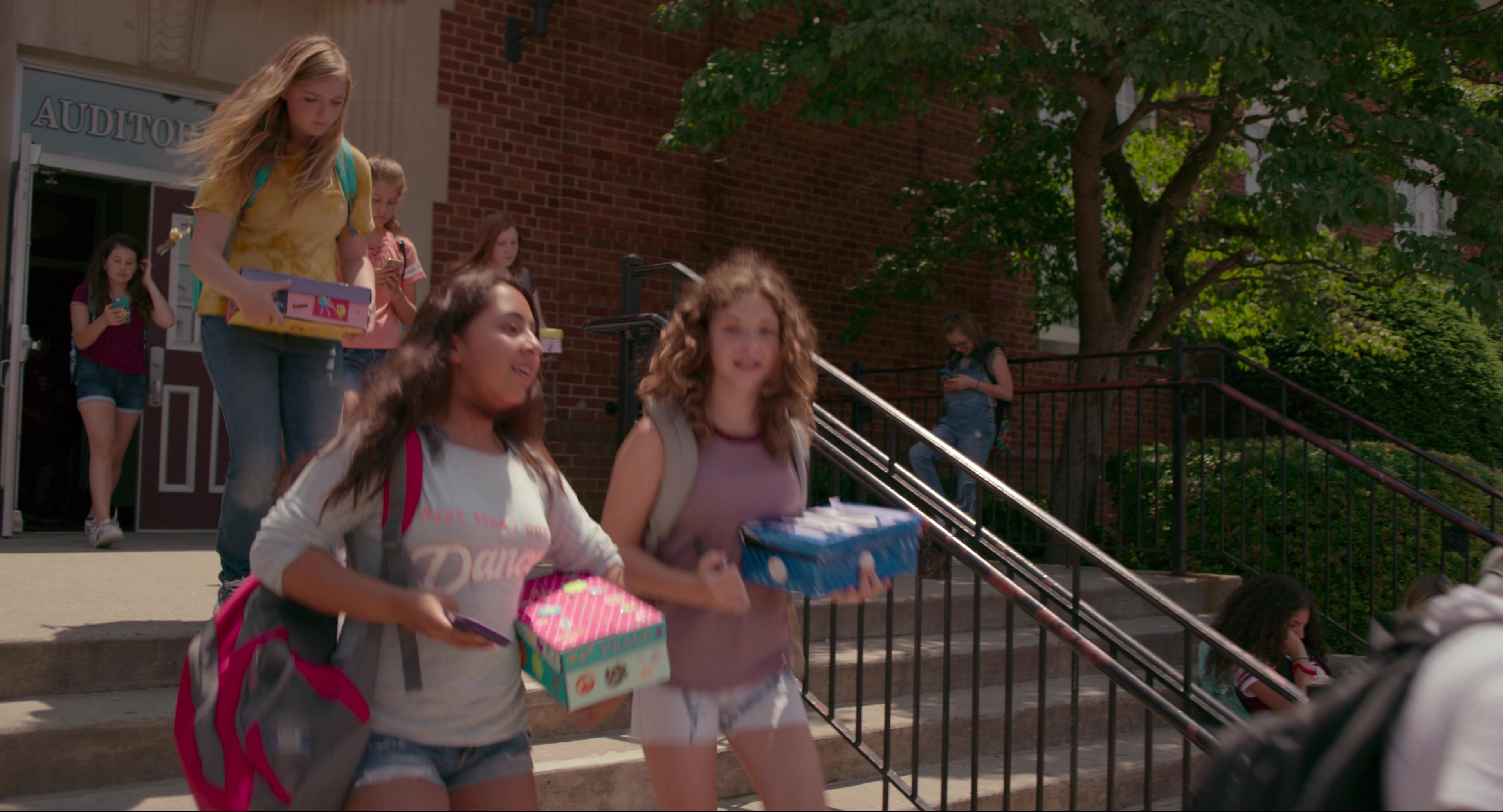 Eighth Grade (2018), wide, 1.85:1 — film still