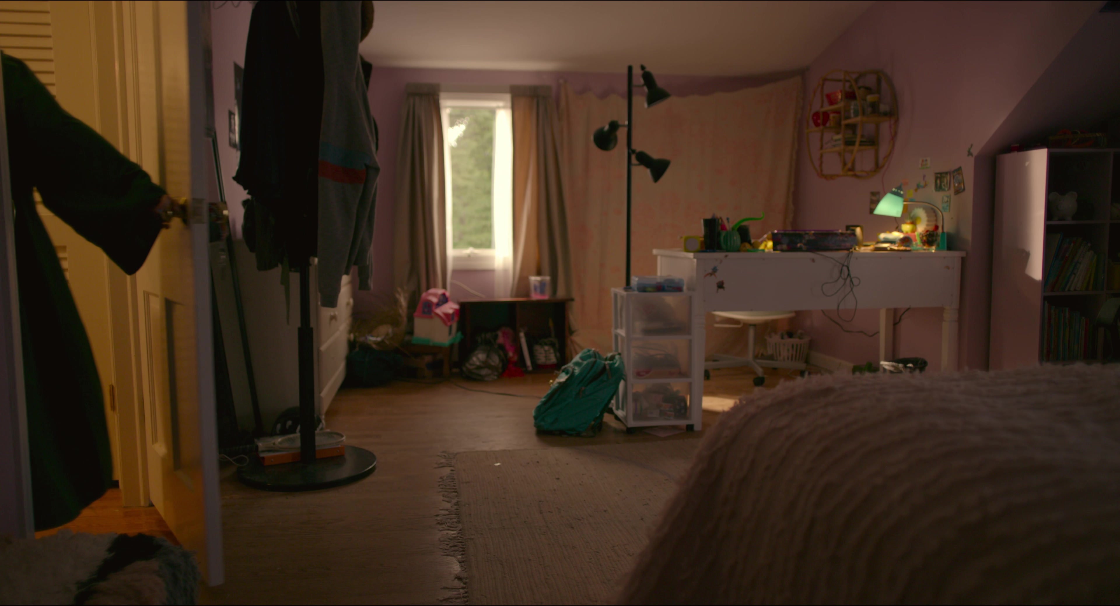 Eighth Grade (2018), wide, 1.85:1 — film still