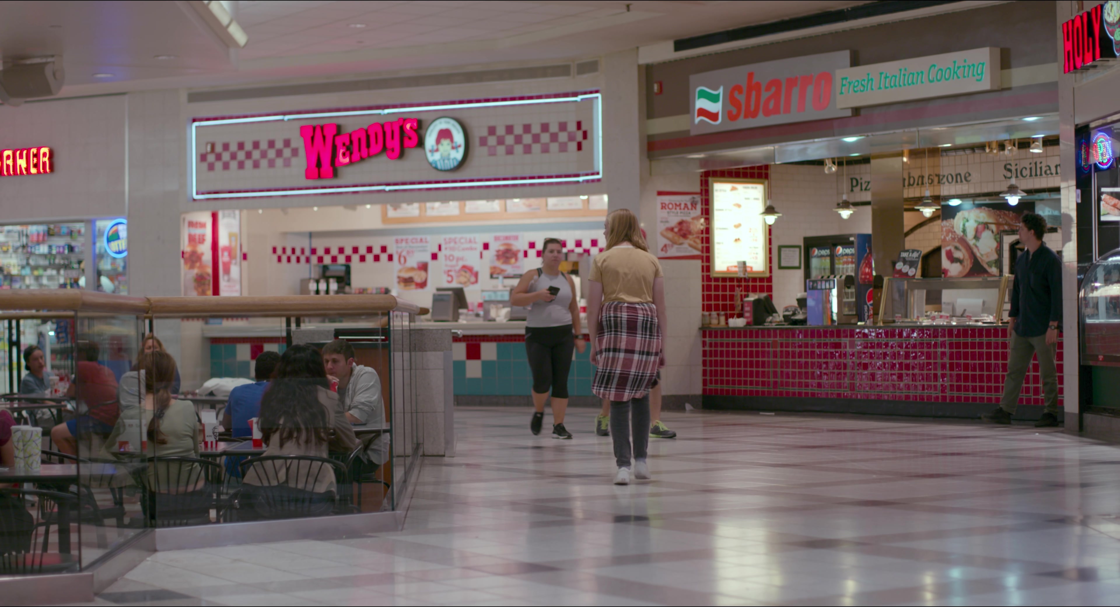 Eighth Grade (2018), wide, 1.85:1 — film still