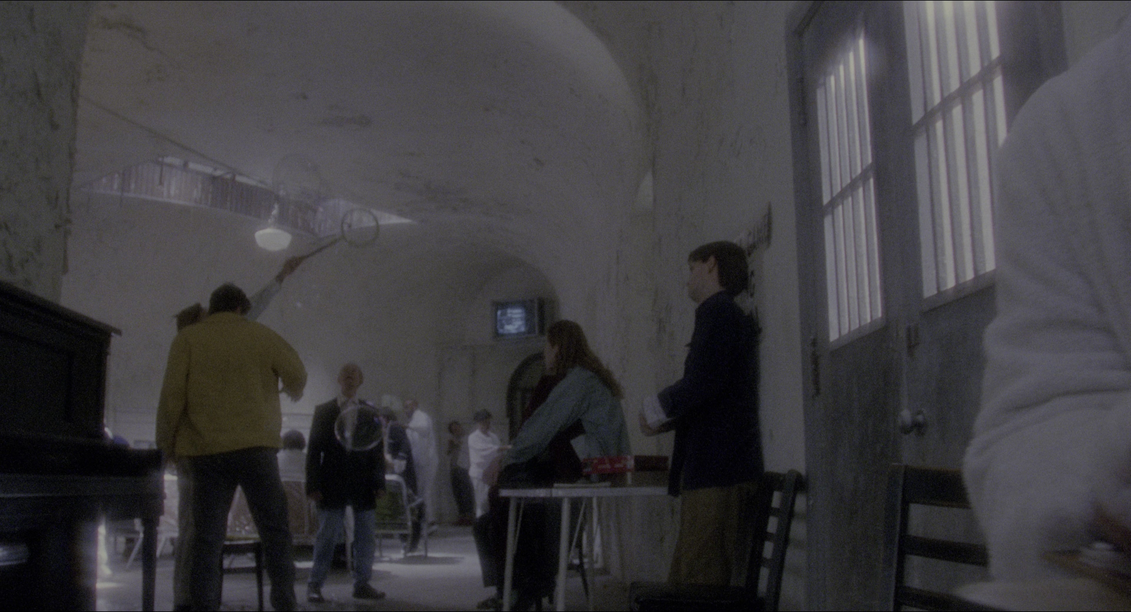 Twelve Monkeys (1995), wide, 1.85:1 — film still