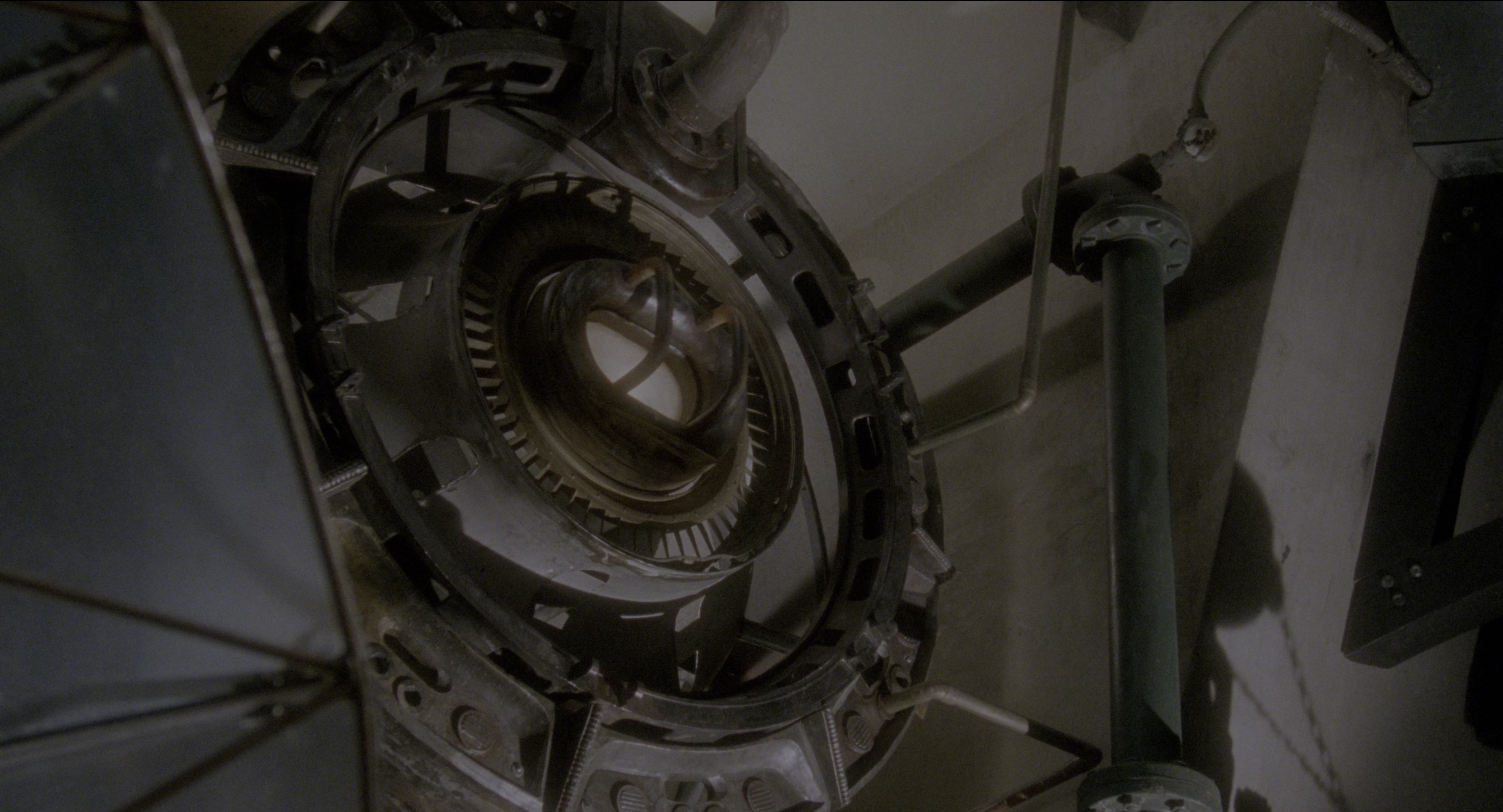 Twelve Monkeys (1995), wide, 1.85:1 — film still