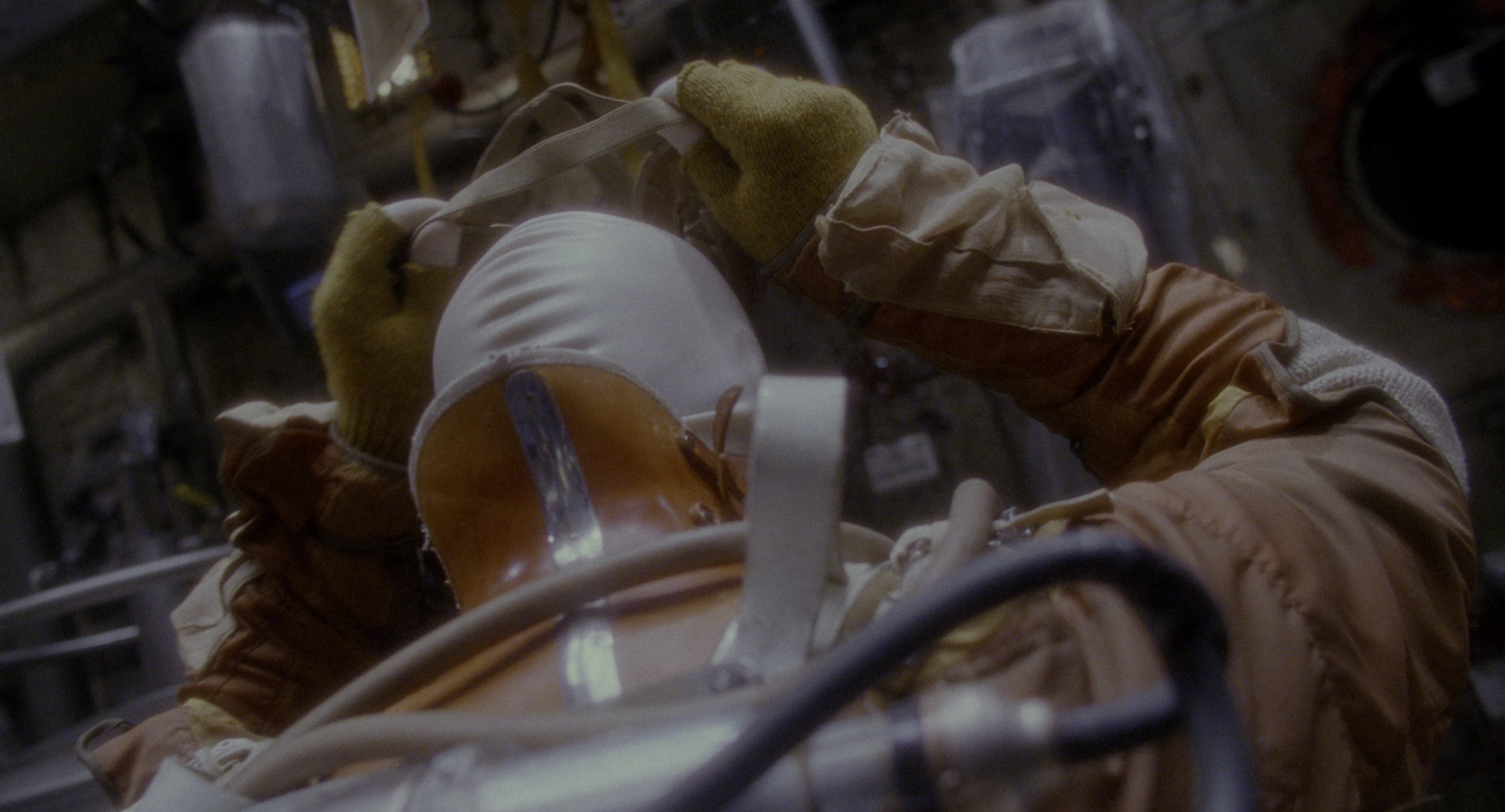 Twelve Monkeys (1995), wide, 1.85:1 — film still