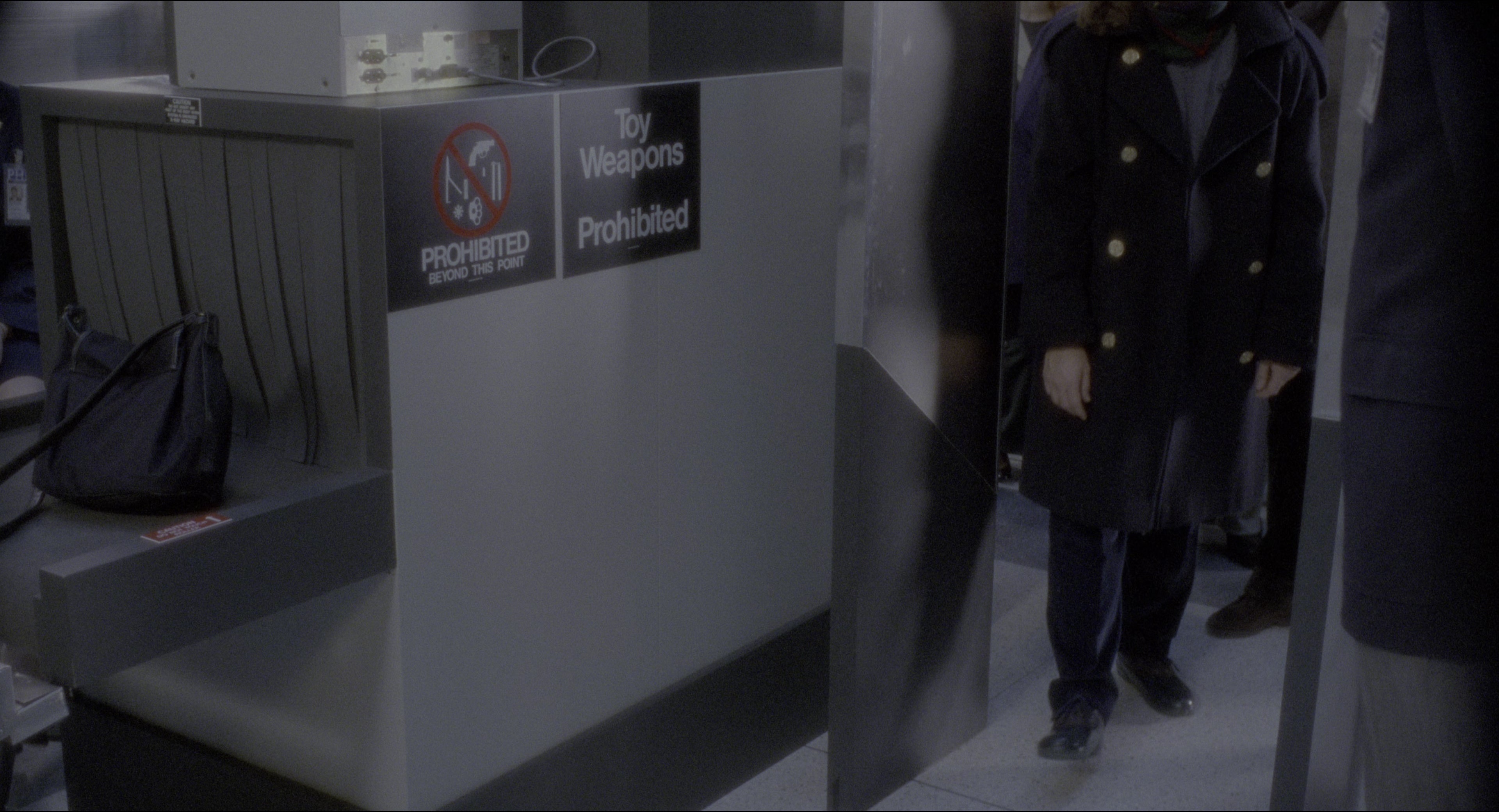 Twelve Monkeys (1995), wide, 1.85:1 — film still