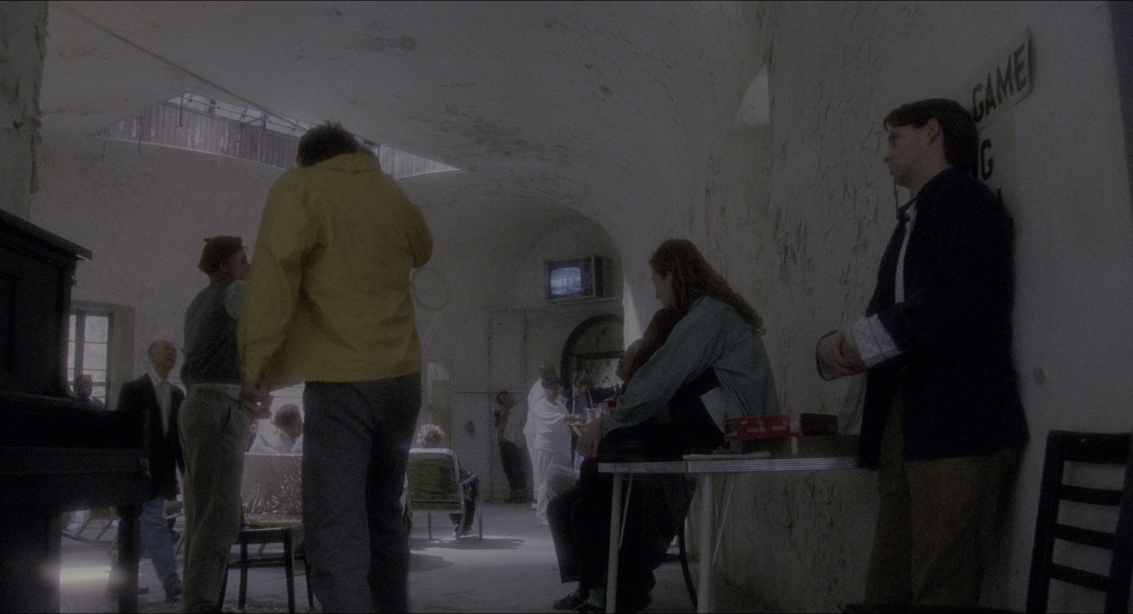 Twelve Monkeys (1995), wide, 1.85:1 — film still