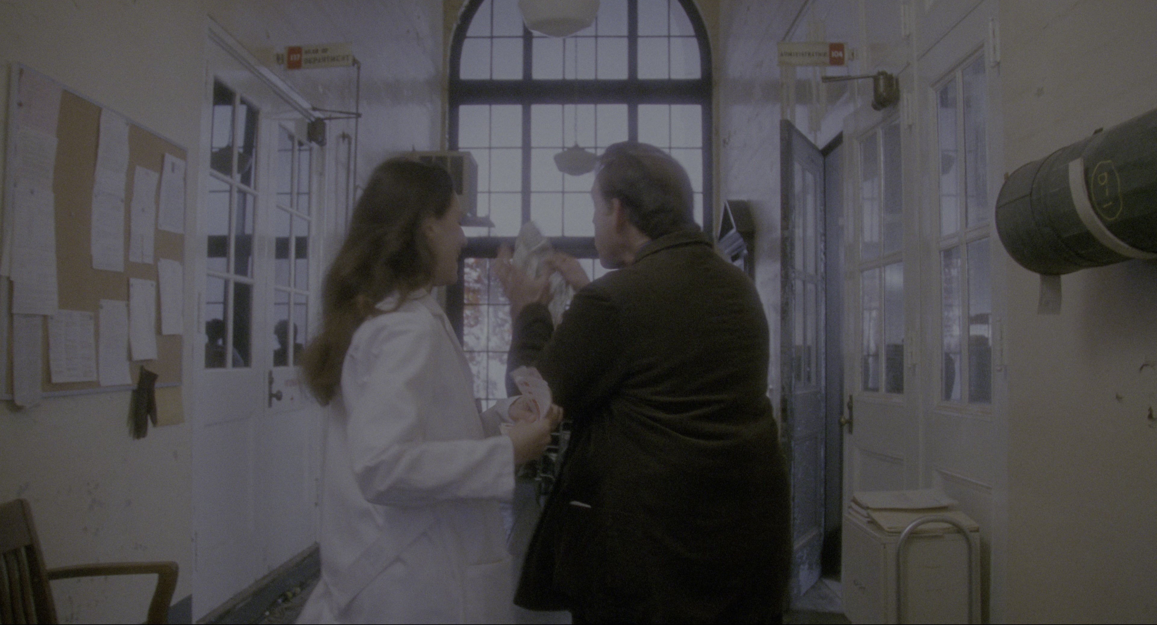 Twelve Monkeys (1995), wide, 1.85:1 — film still