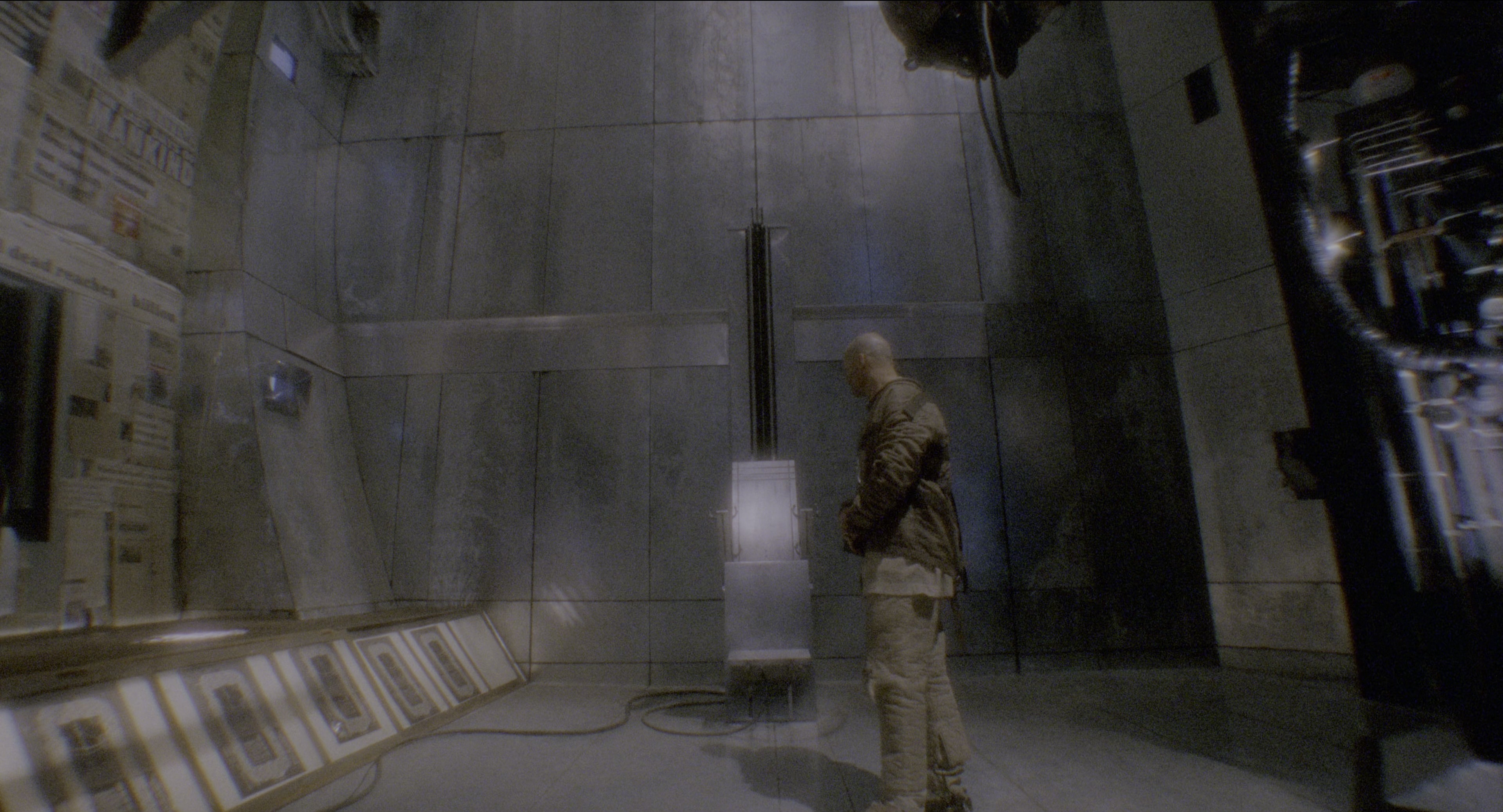 Twelve Monkeys (1995), wide, 1.85:1 — film still