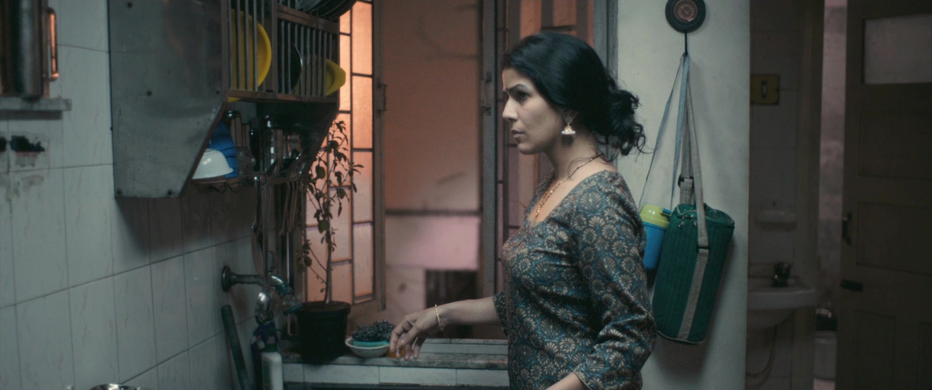 The Lunchbox (2013), wide, 2.39:1 — film still