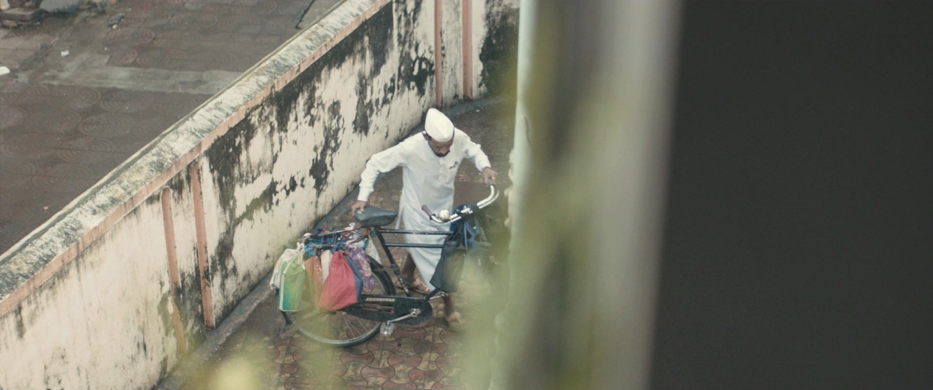 The Lunchbox (2013), wide, 2.39:1 — film still