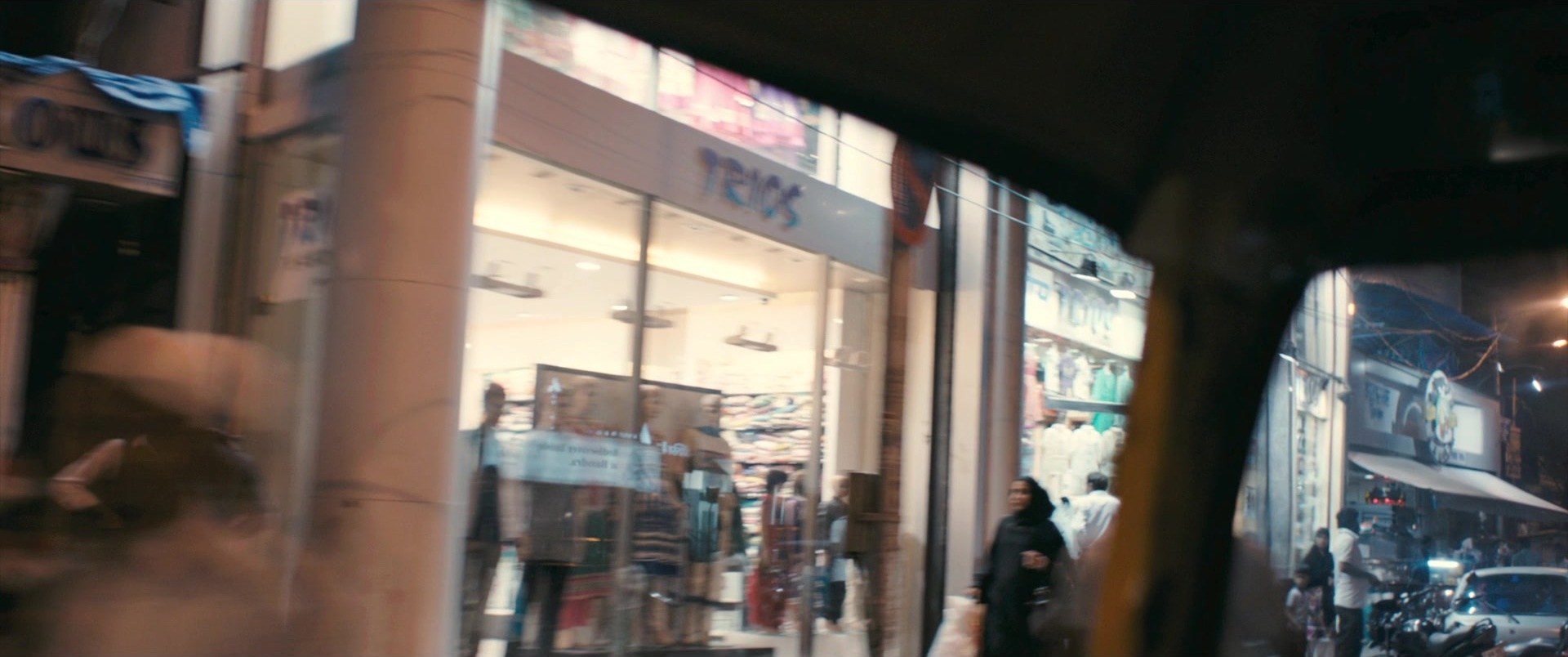 The Lunchbox (2013), wide, 2.39:1 — film still