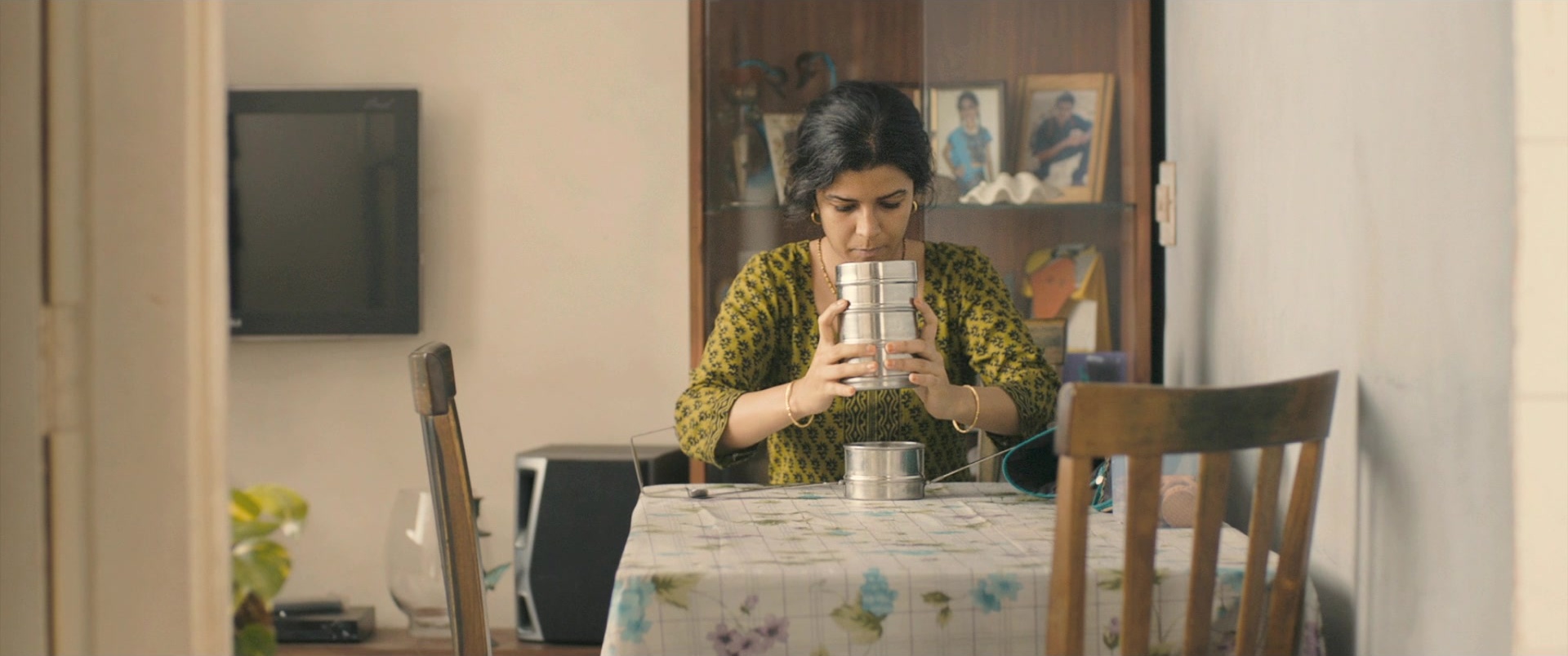 The Lunchbox (2013), wide, 2.39:1 — film still