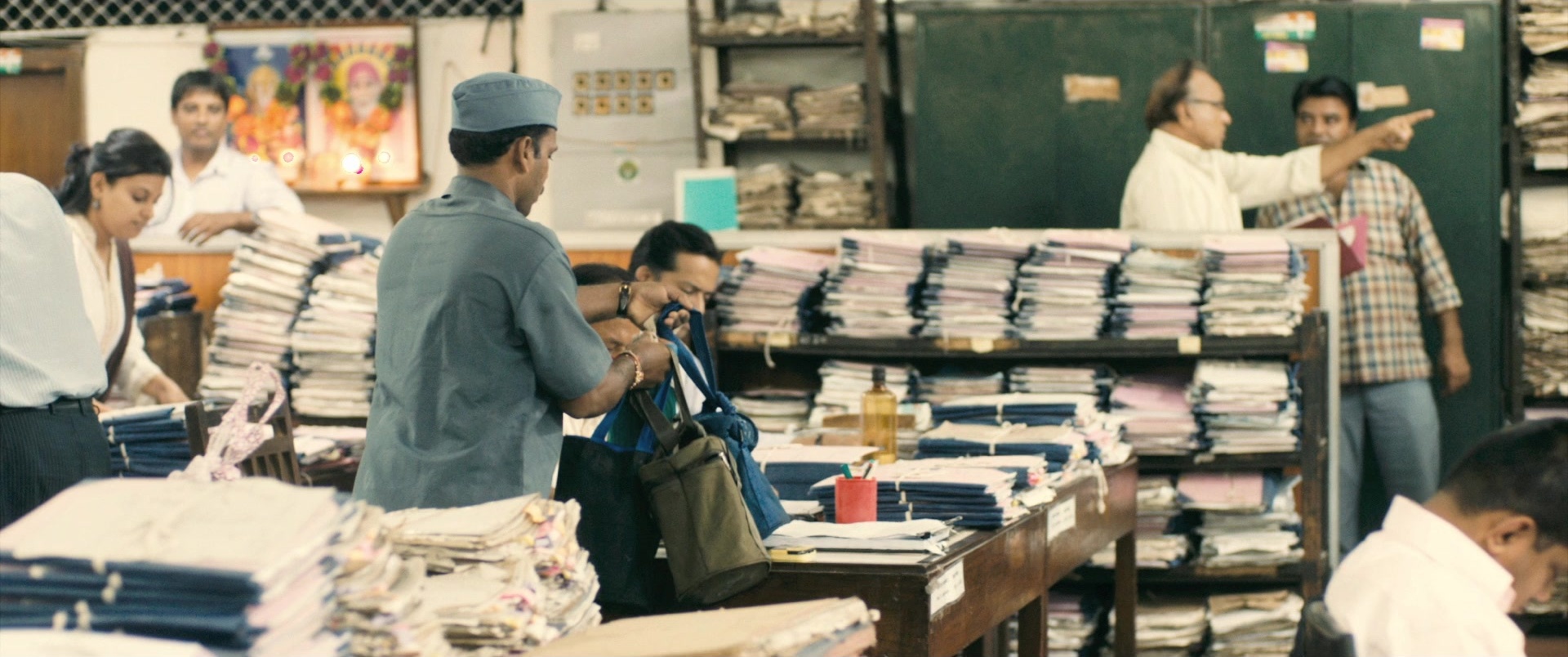 The Lunchbox (2013), wide, 2.39:1 — film still