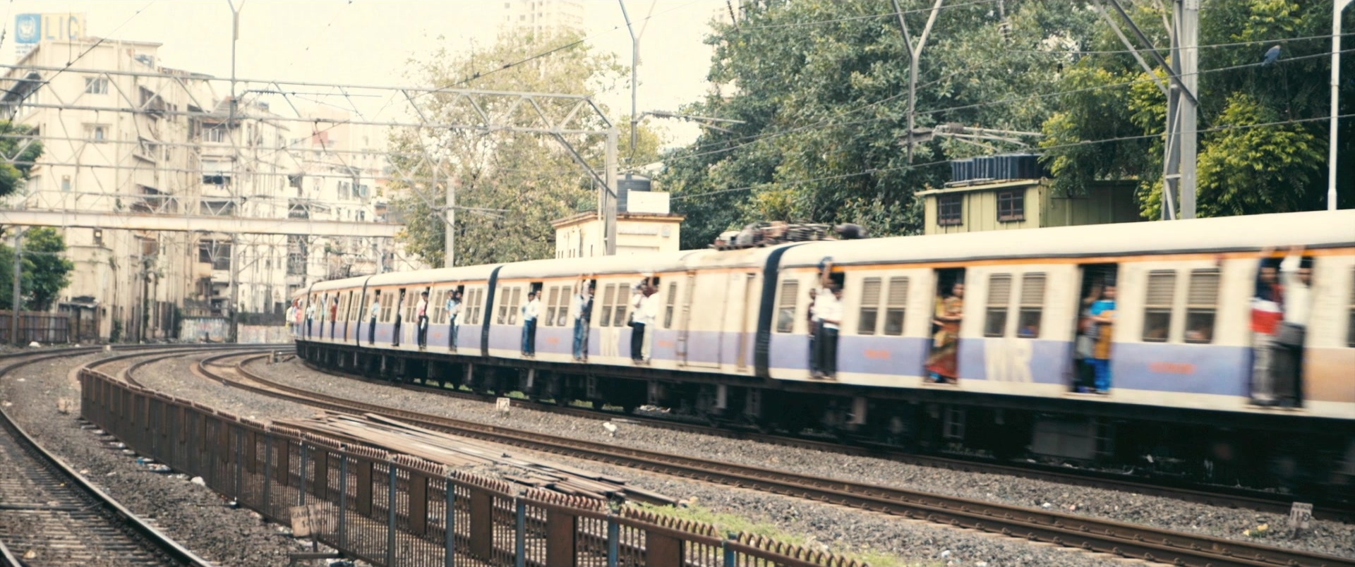The Lunchbox (2013), wide, 2.39:1 — film still
