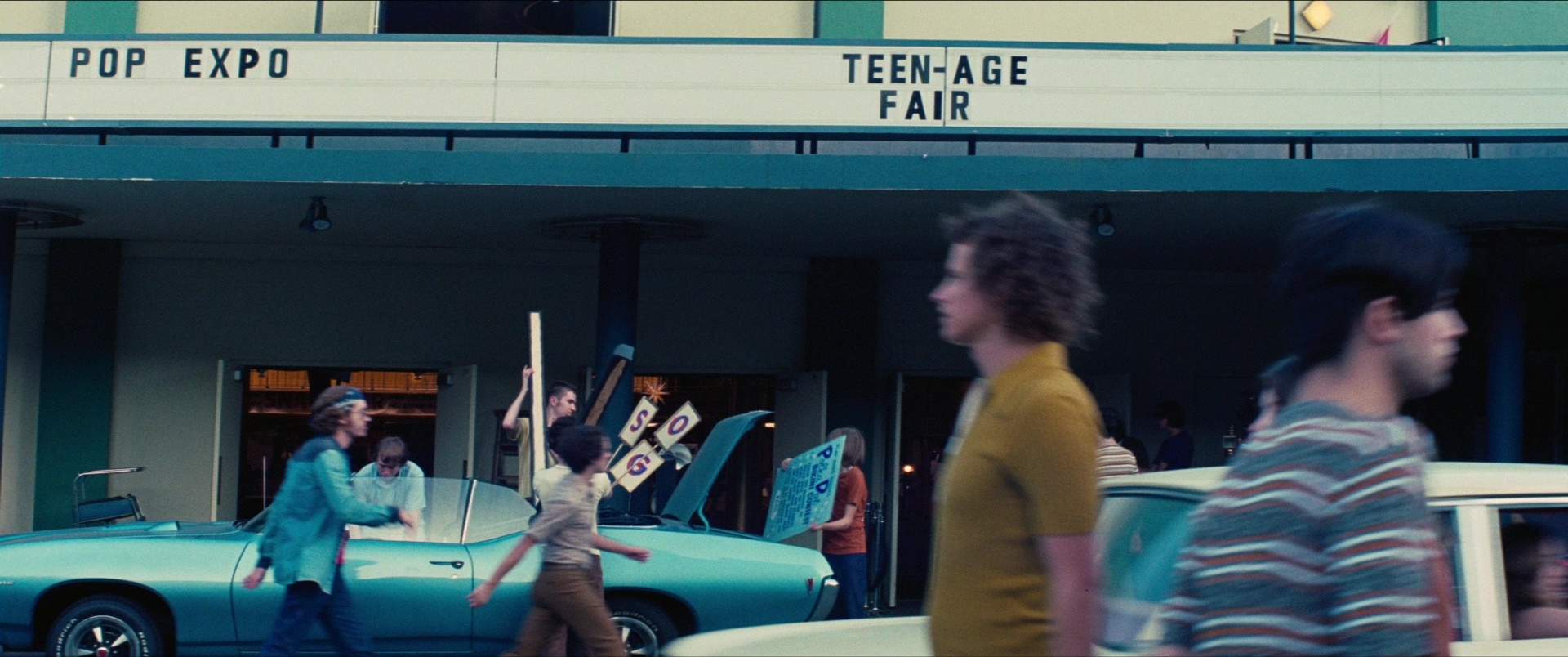 Licorice Pizza (2021), wide, 2.39:1 — film still