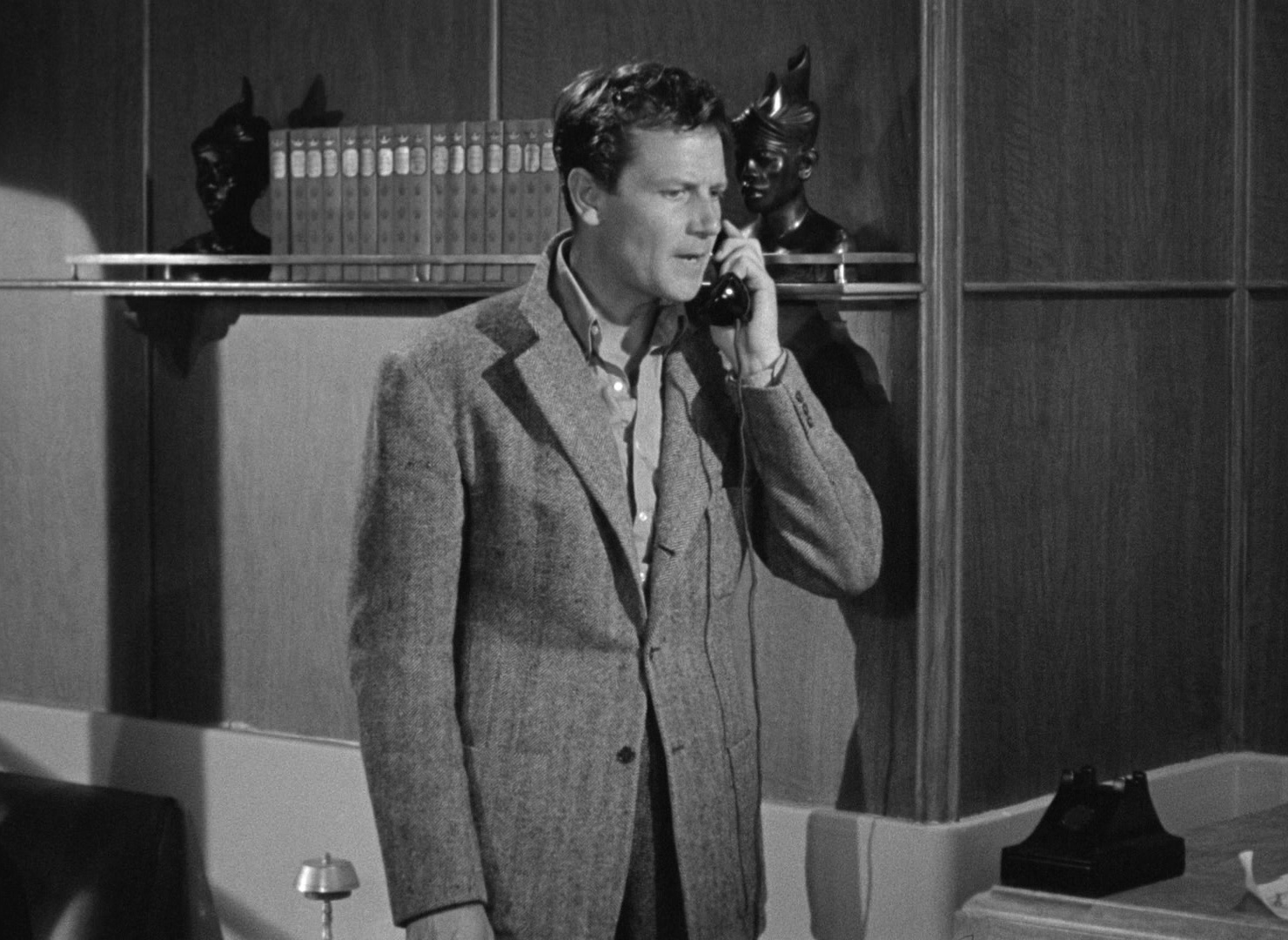 Foreign Correspondent (1940), wide, 1.37:1 — film still