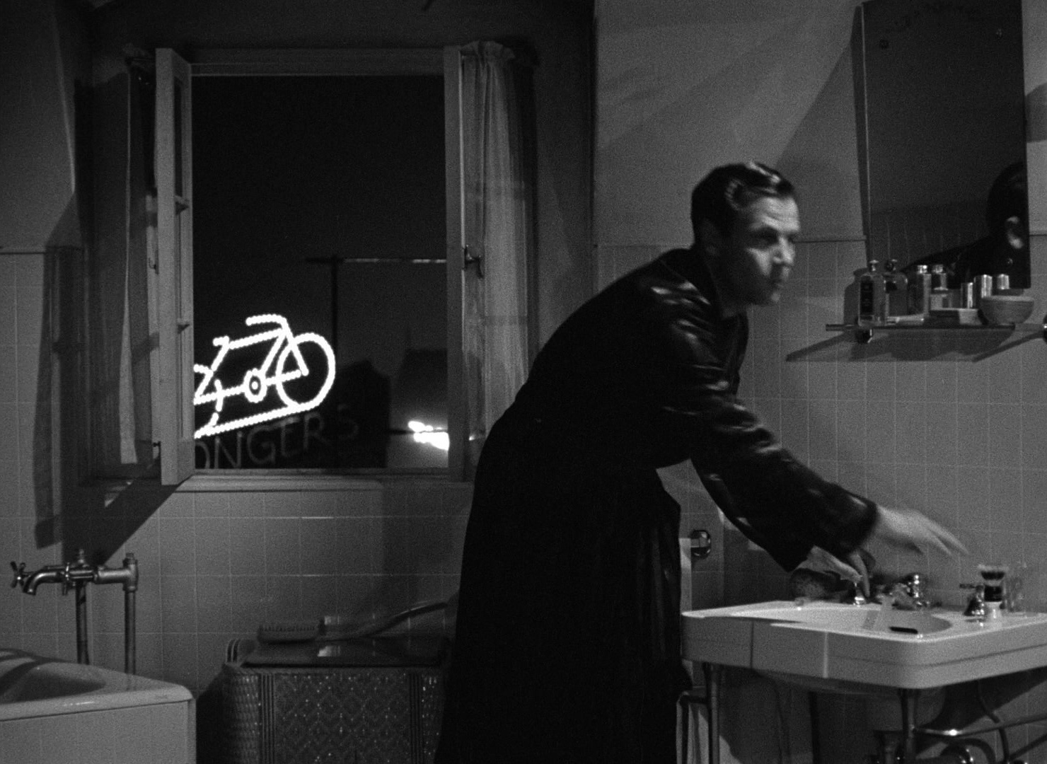 Foreign Correspondent (1940), wide, 1.37:1 — film still