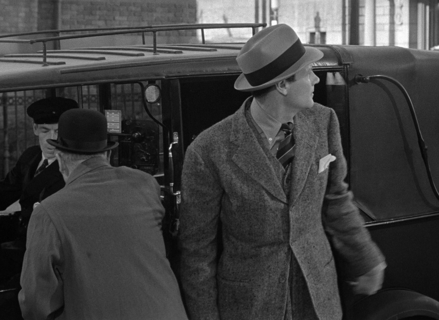 Foreign Correspondent (1940), wide, 1.37:1 — film still