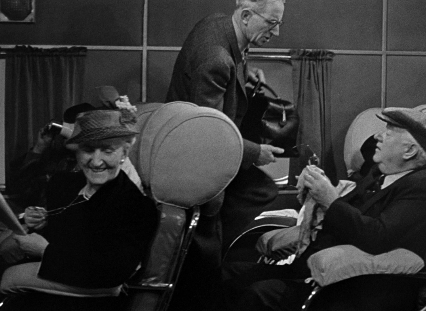 Foreign Correspondent (1940), wide, 1.37:1 — film still