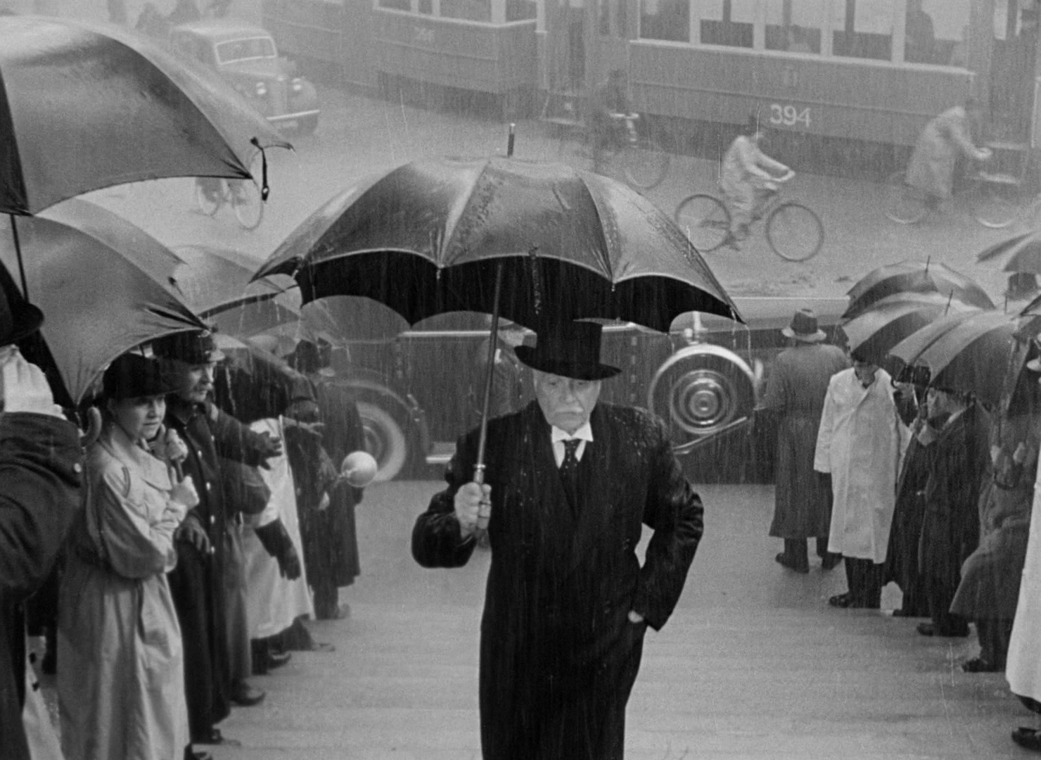 Foreign Correspondent (1940), wide, 1.37:1 — film still