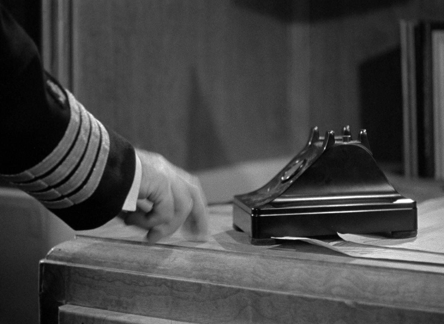 Foreign Correspondent (1940), unknown, 1.37:1 — film still