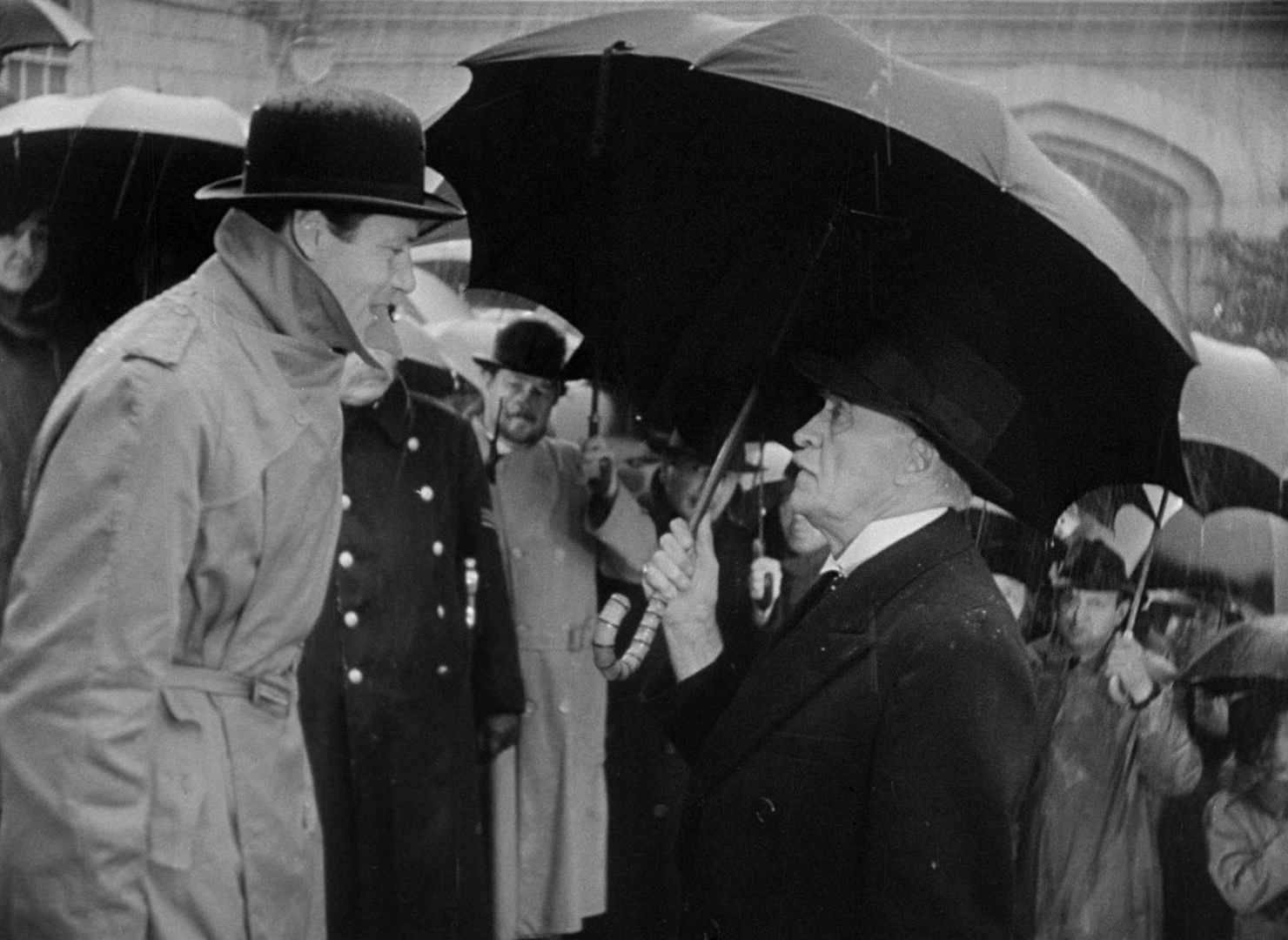Foreign Correspondent (1940), wide, 1.37:1 — film still