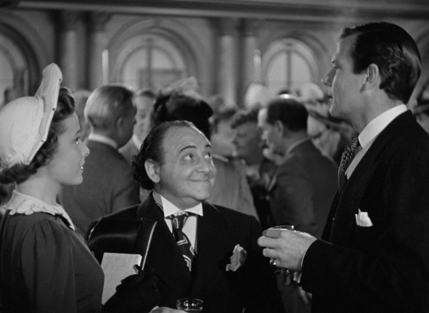 Foreign Correspondent (1940), wide, 1.37:1 — film still