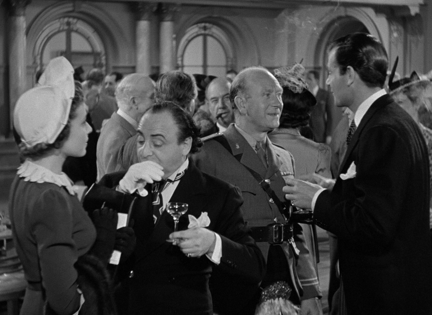 Foreign Correspondent (1940), wide, 1.37:1 — film still