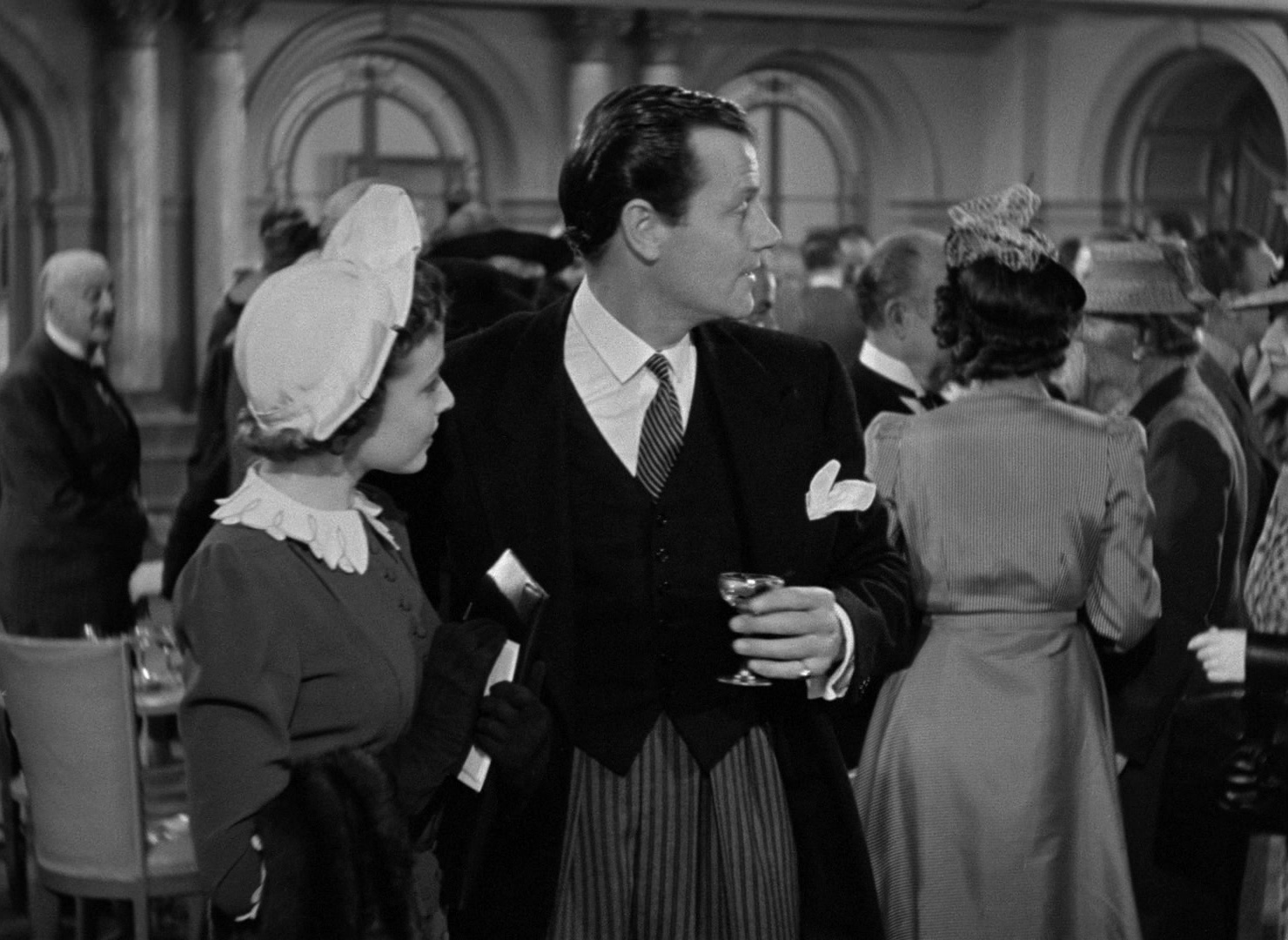 Foreign Correspondent (1940), wide, 1.37:1 — film still