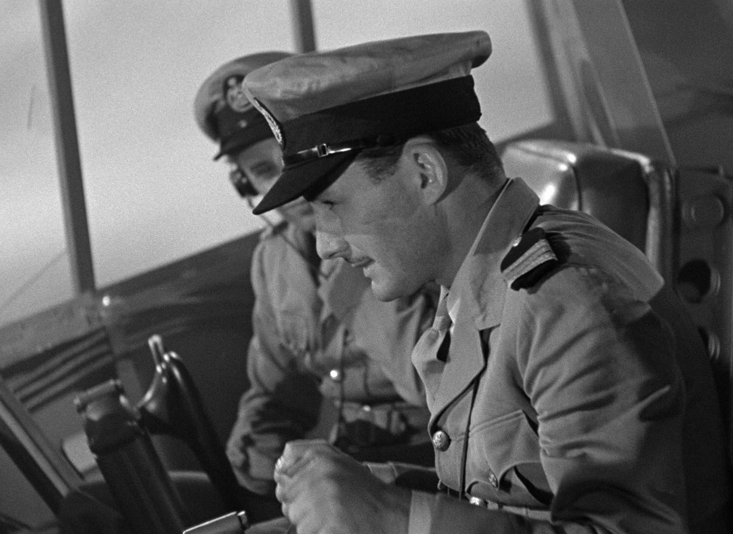 Foreign Correspondent (1940), wide, 1.37:1 — film still