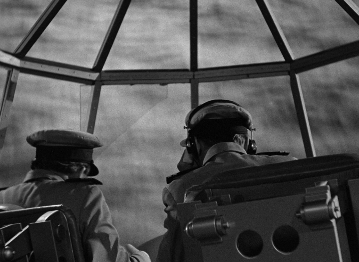 Foreign Correspondent (1940), wide, 1.37:1 — film still