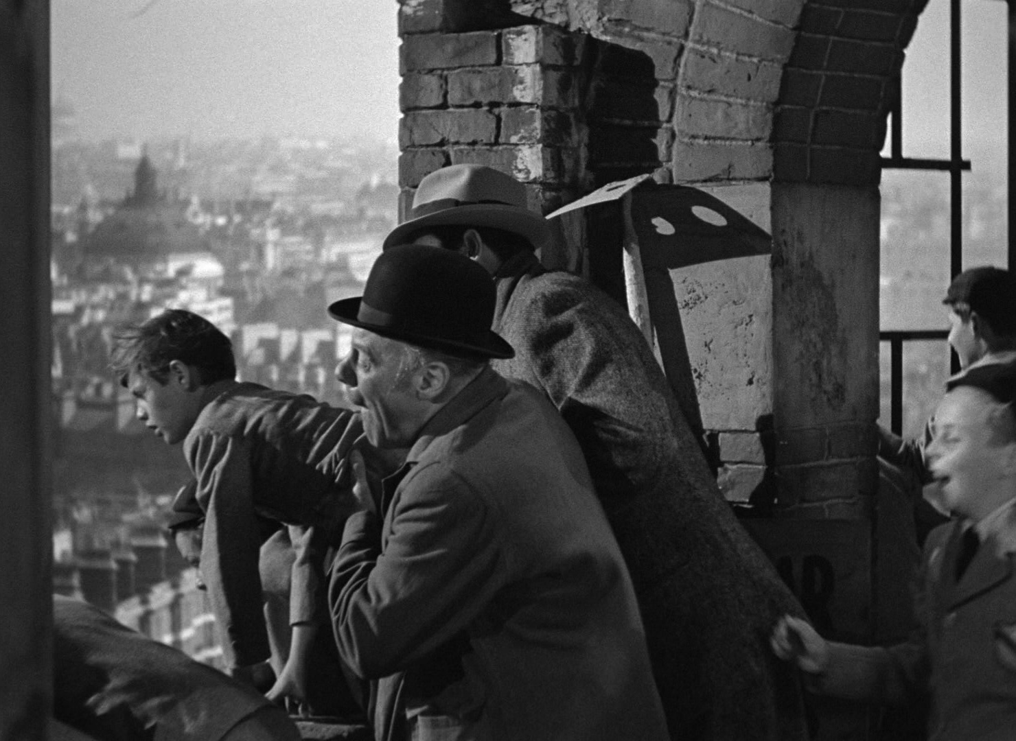 Foreign Correspondent (1940), wide, 1.37:1 — film still