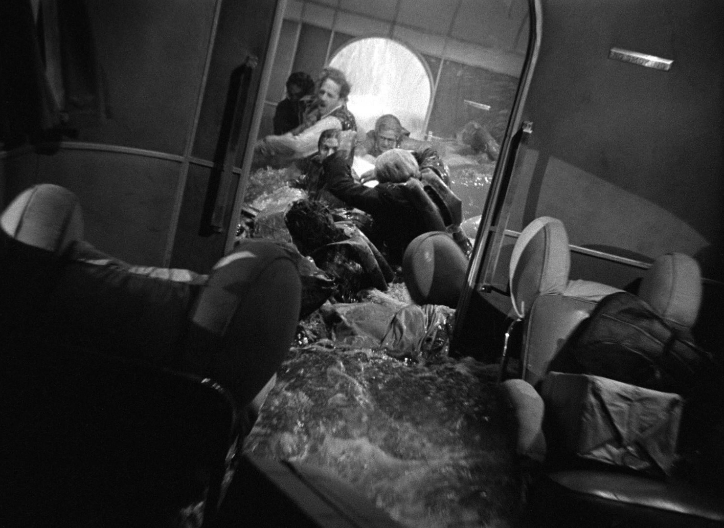Foreign Correspondent (1940), wide, 1.37:1 — film still