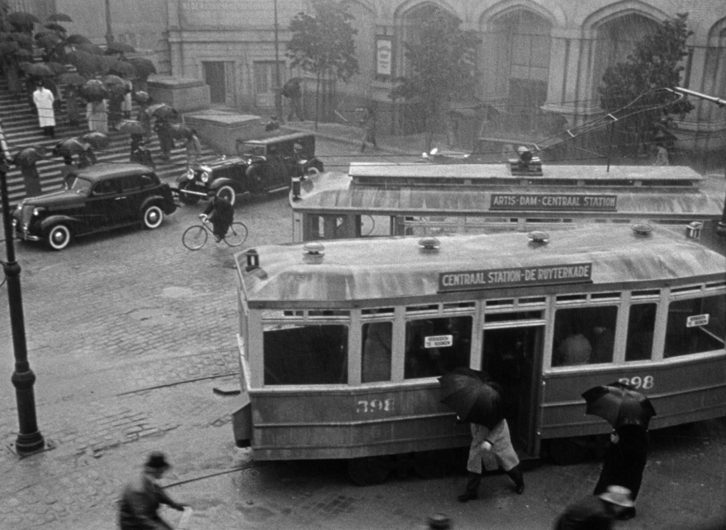 Foreign Correspondent (1940), wide, 1.37:1 — film still