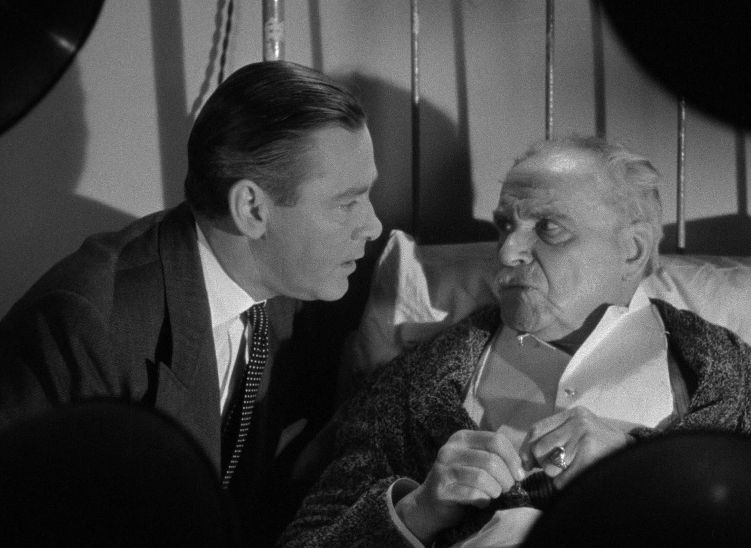 Foreign Correspondent (1940), medium, 1.37:1 — film still