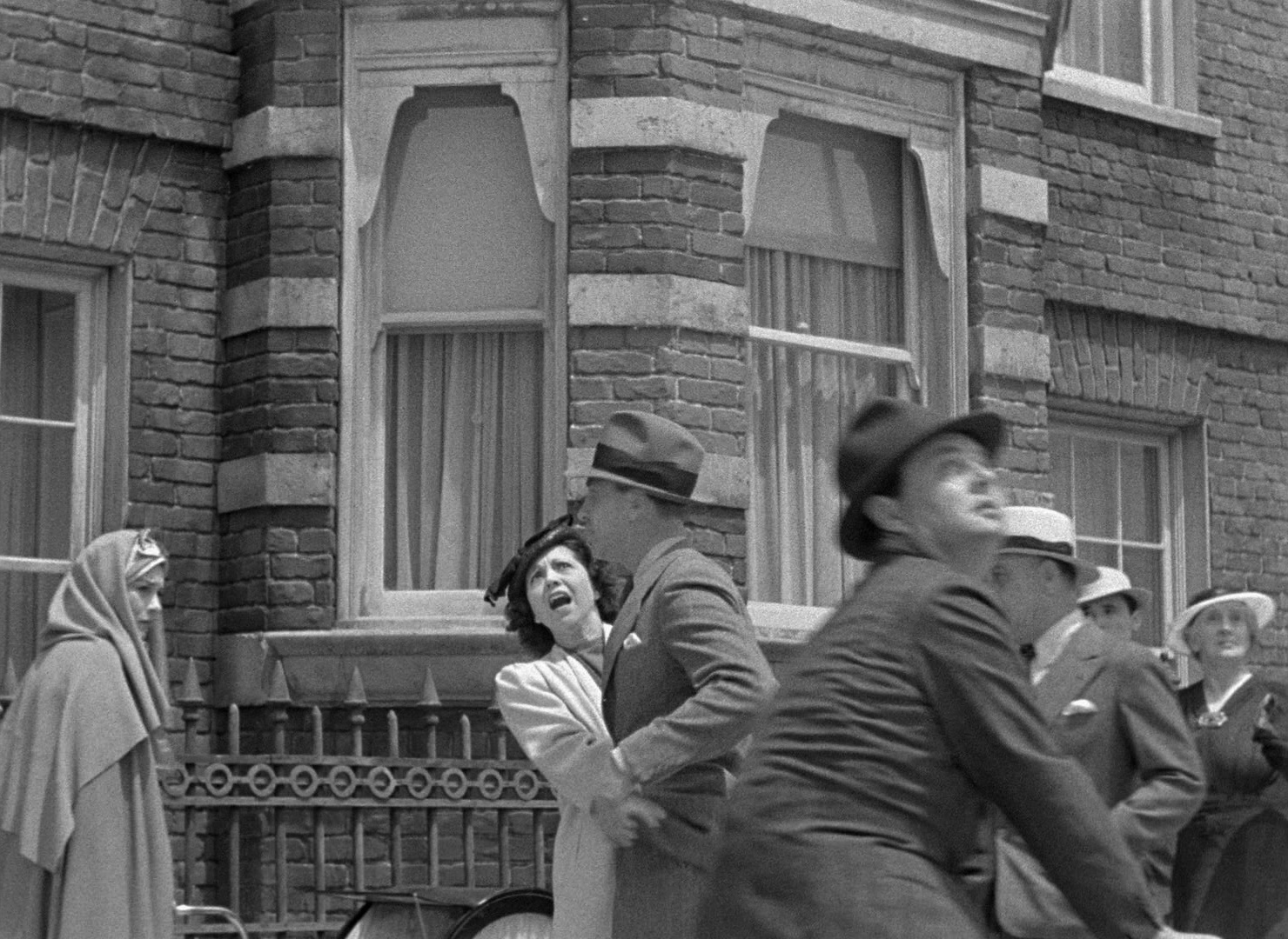 Foreign Correspondent (1940), wide, 1.37:1 — film still