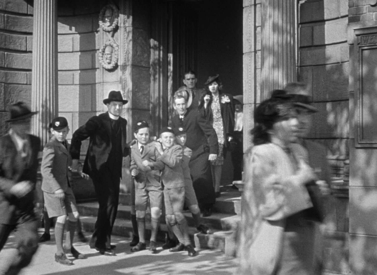 Foreign Correspondent (1940), wide, 1.37:1 — film still