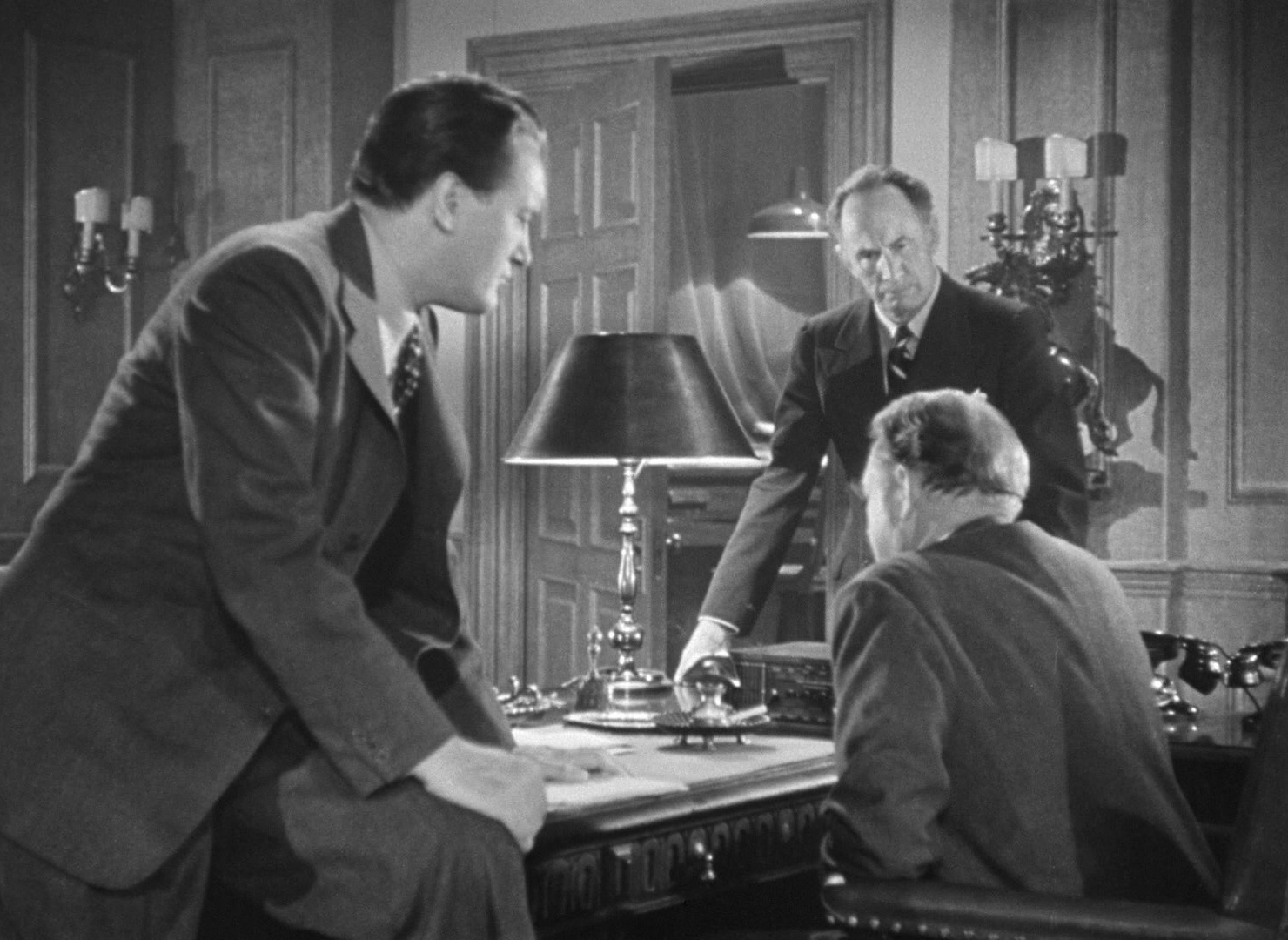 Foreign Correspondent (1940), wide, 1.37:1 — film still