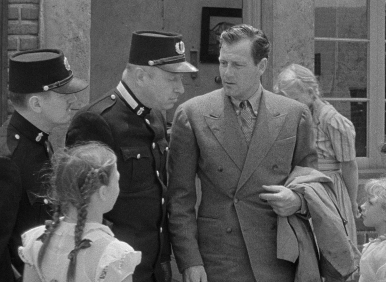Foreign Correspondent (1940), wide, 1.37:1 — film still