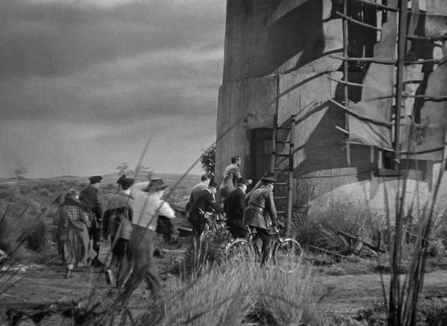 Foreign Correspondent (1940), wide, 1.37:1 — film still