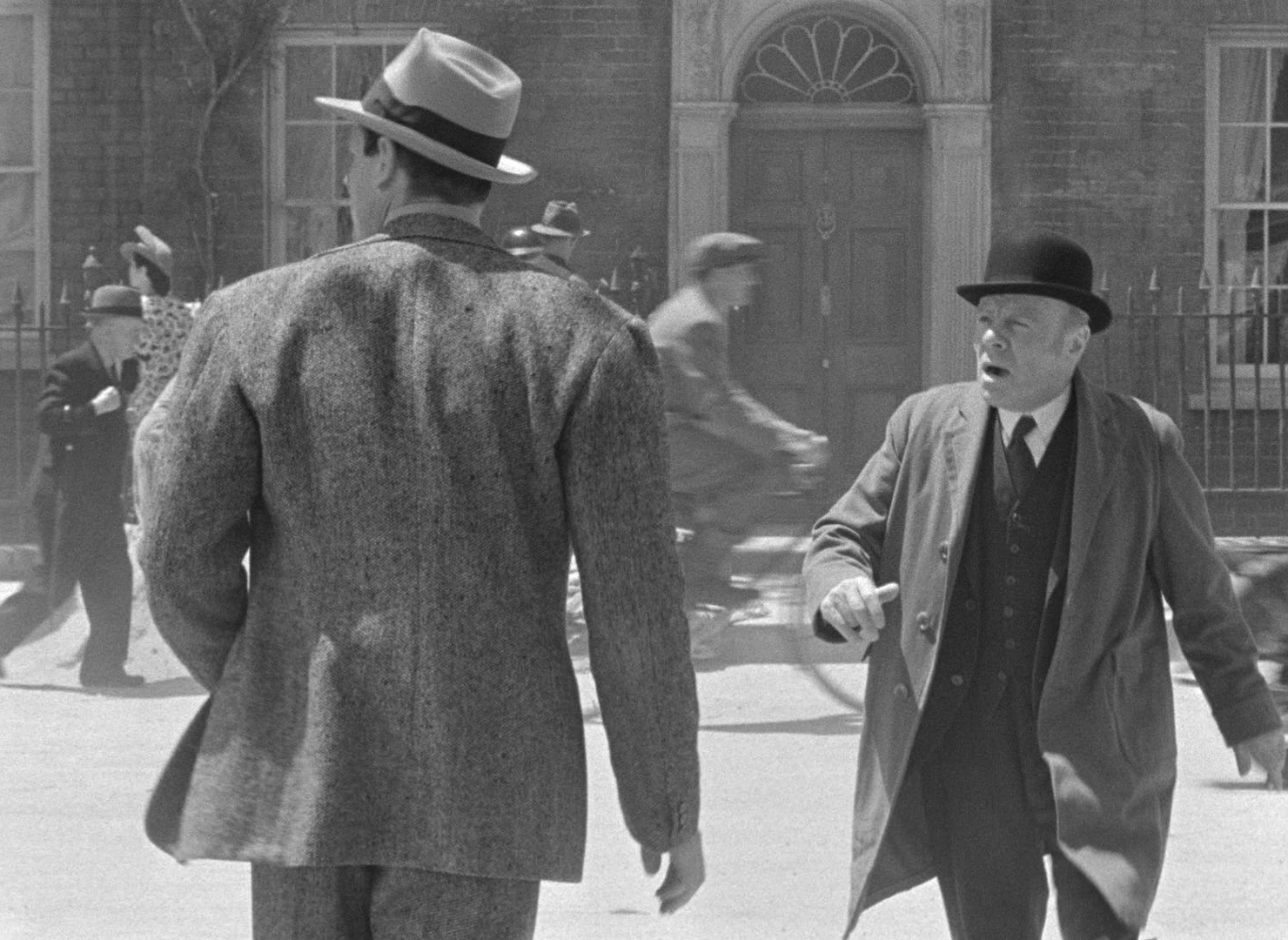 Foreign Correspondent (1940), wide, 1.37:1 — film still