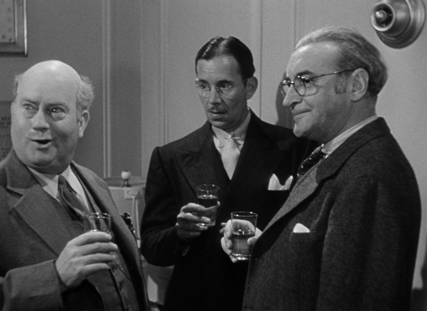 Foreign Correspondent (1940), wide, 1.37:1 — film still
