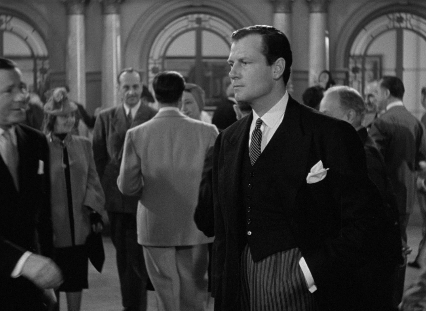 Foreign Correspondent (1940), wide, 1.37:1 — film still