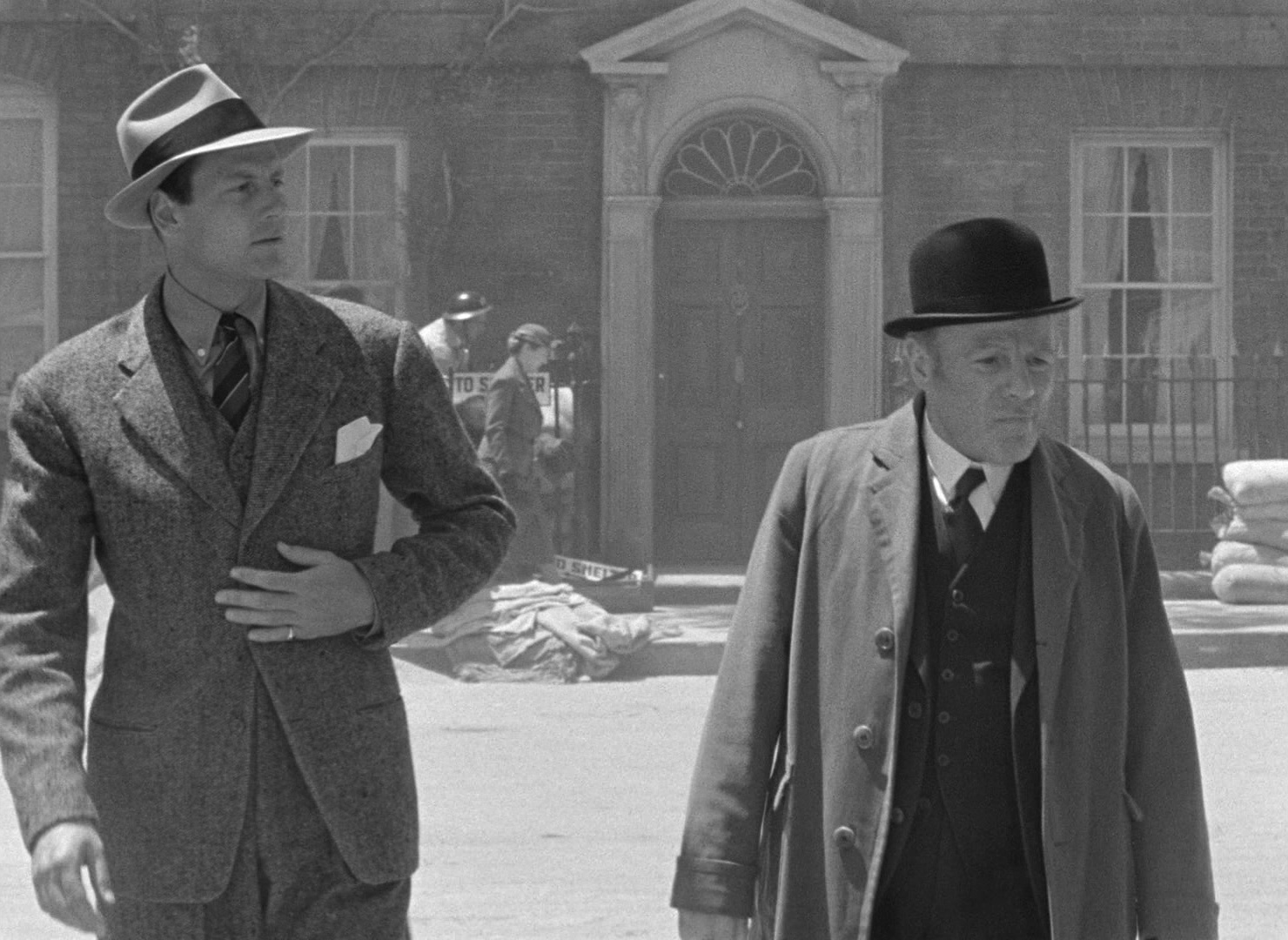 Foreign Correspondent (1940), wide, 1.37:1 — film still