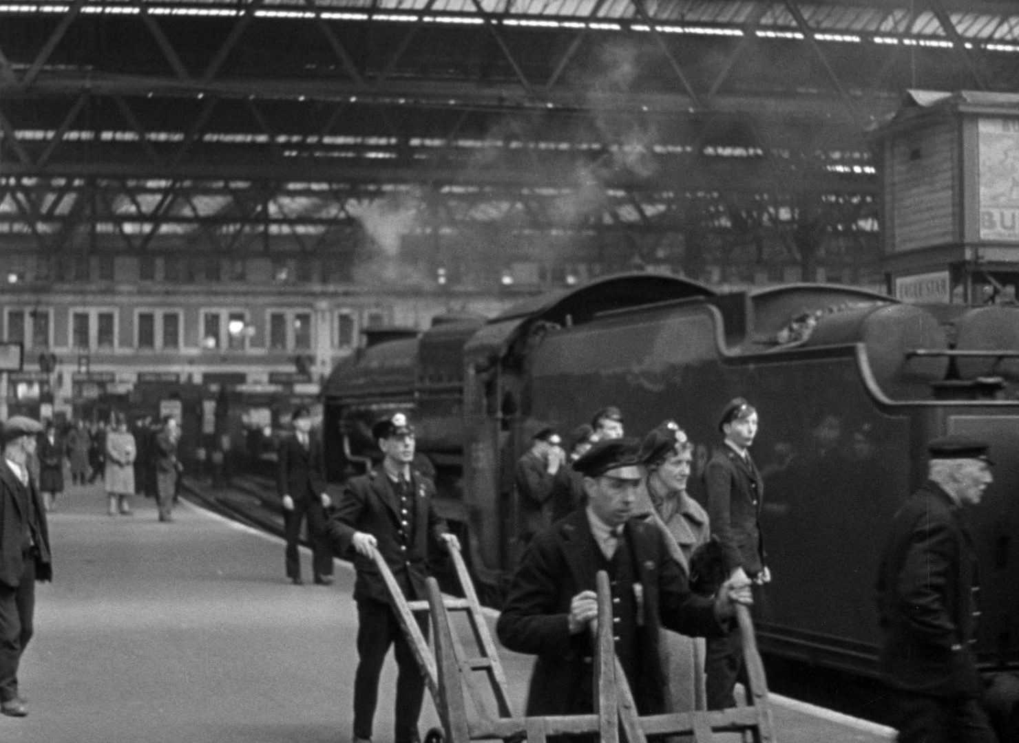 Foreign Correspondent (1940), wide, 1.37:1 — film still