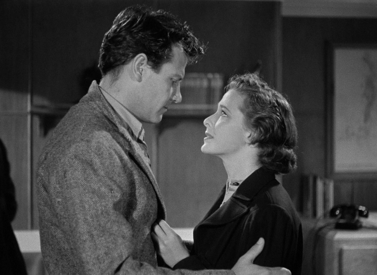 Foreign Correspondent (1940), close, 1.37:1 — film still
