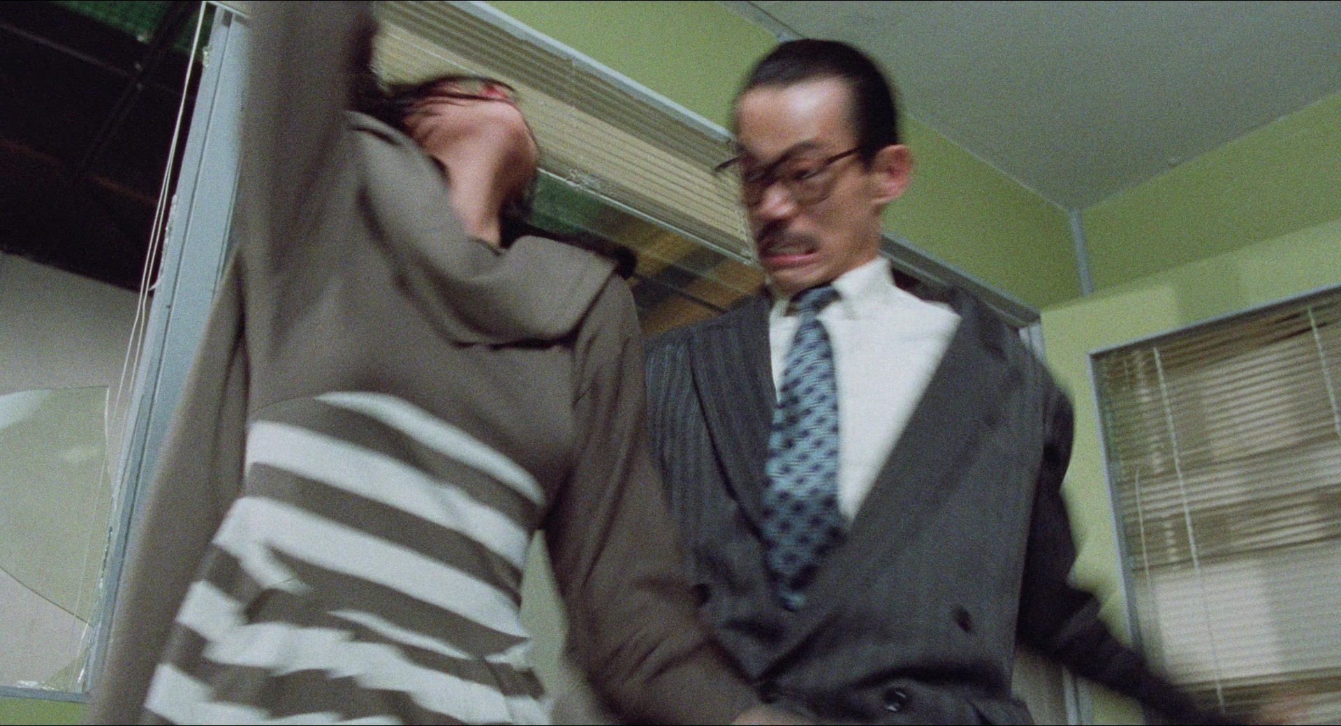 Fei lung mang jeung (1988), wide, 1.85:1 — film still