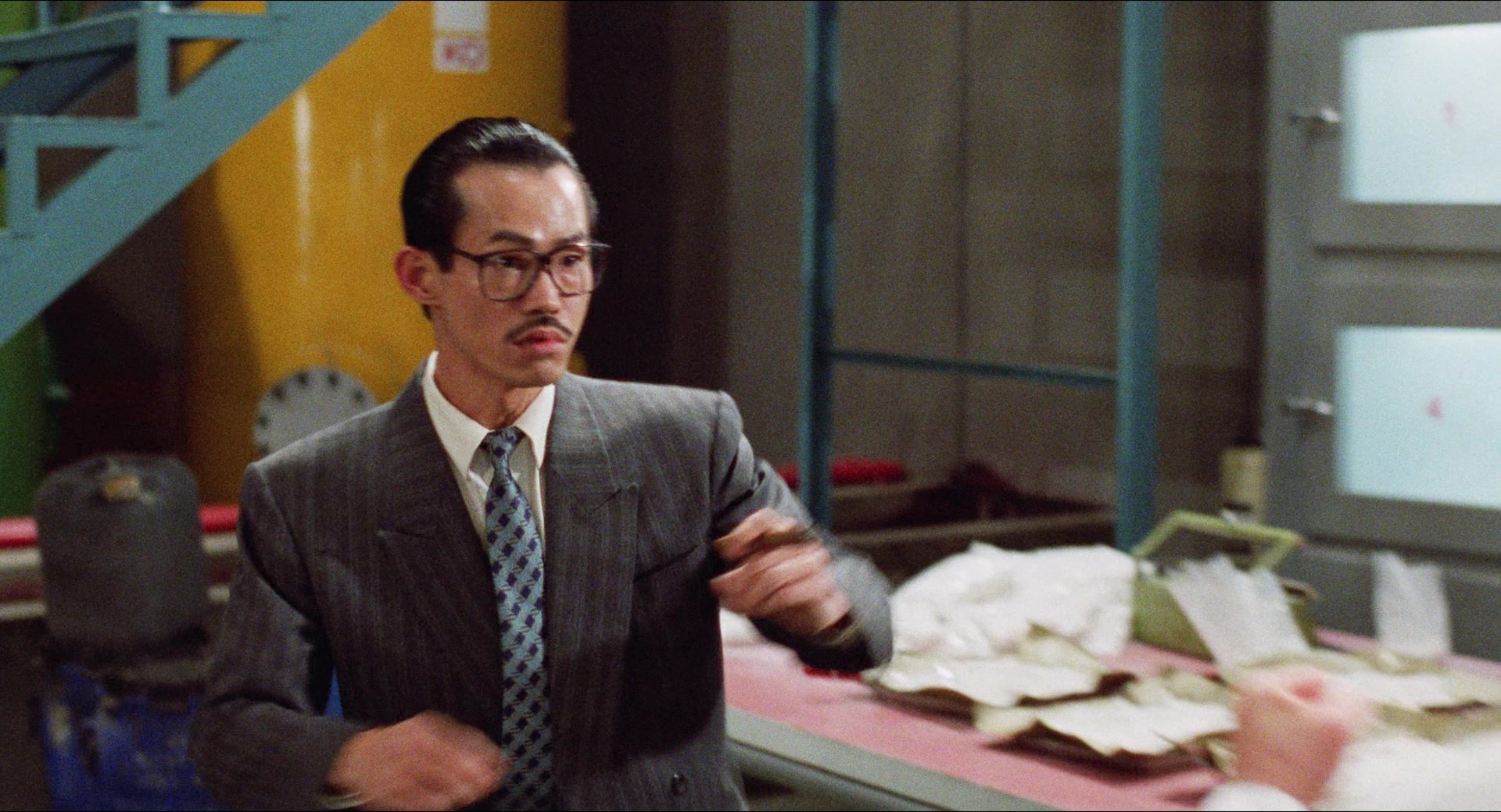 Fei lung mang jeung (1988), wide, 1.85:1 — film still