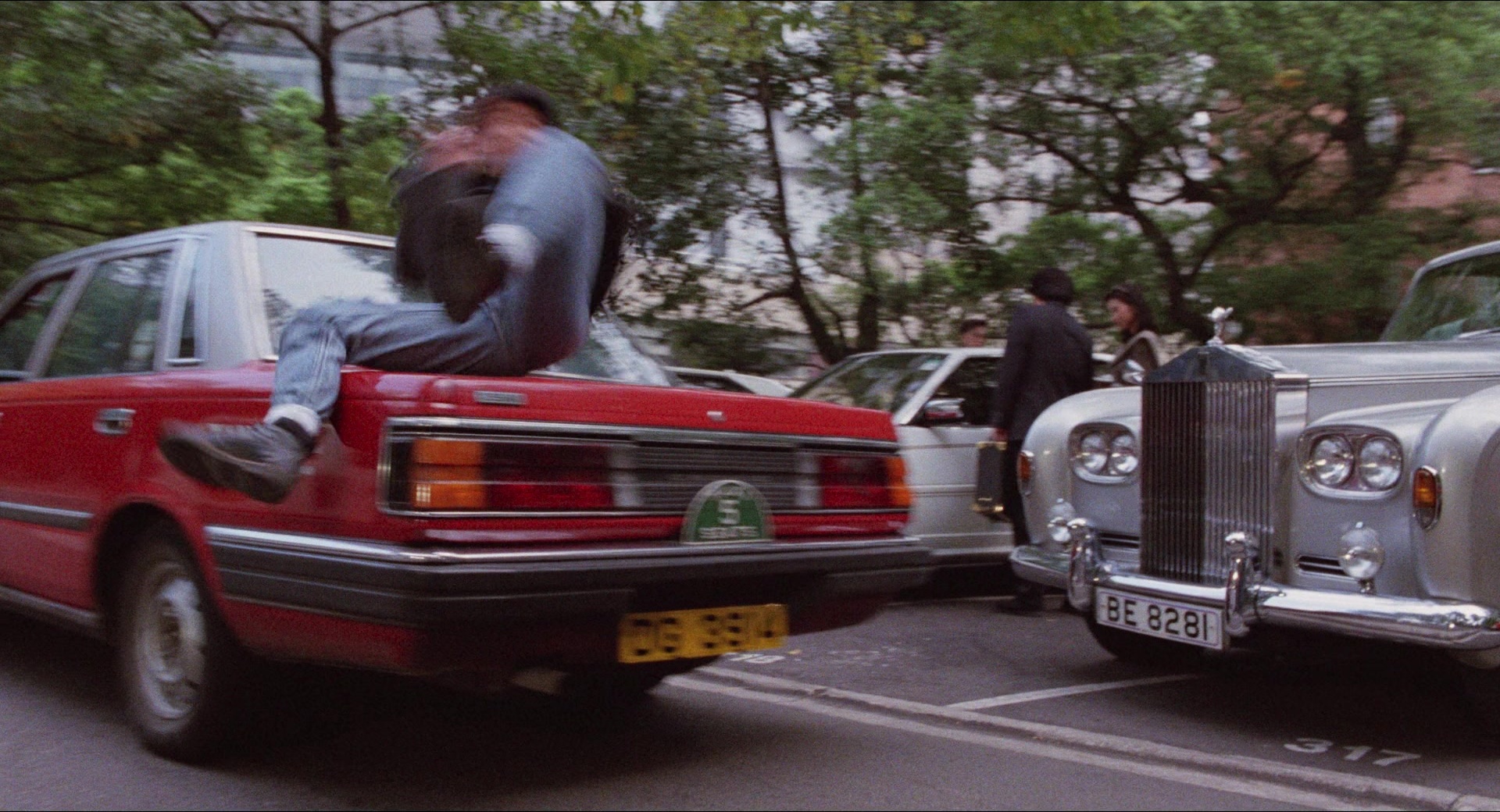 Fei lung mang jeung (1988), wide, 1.85:1 — film still