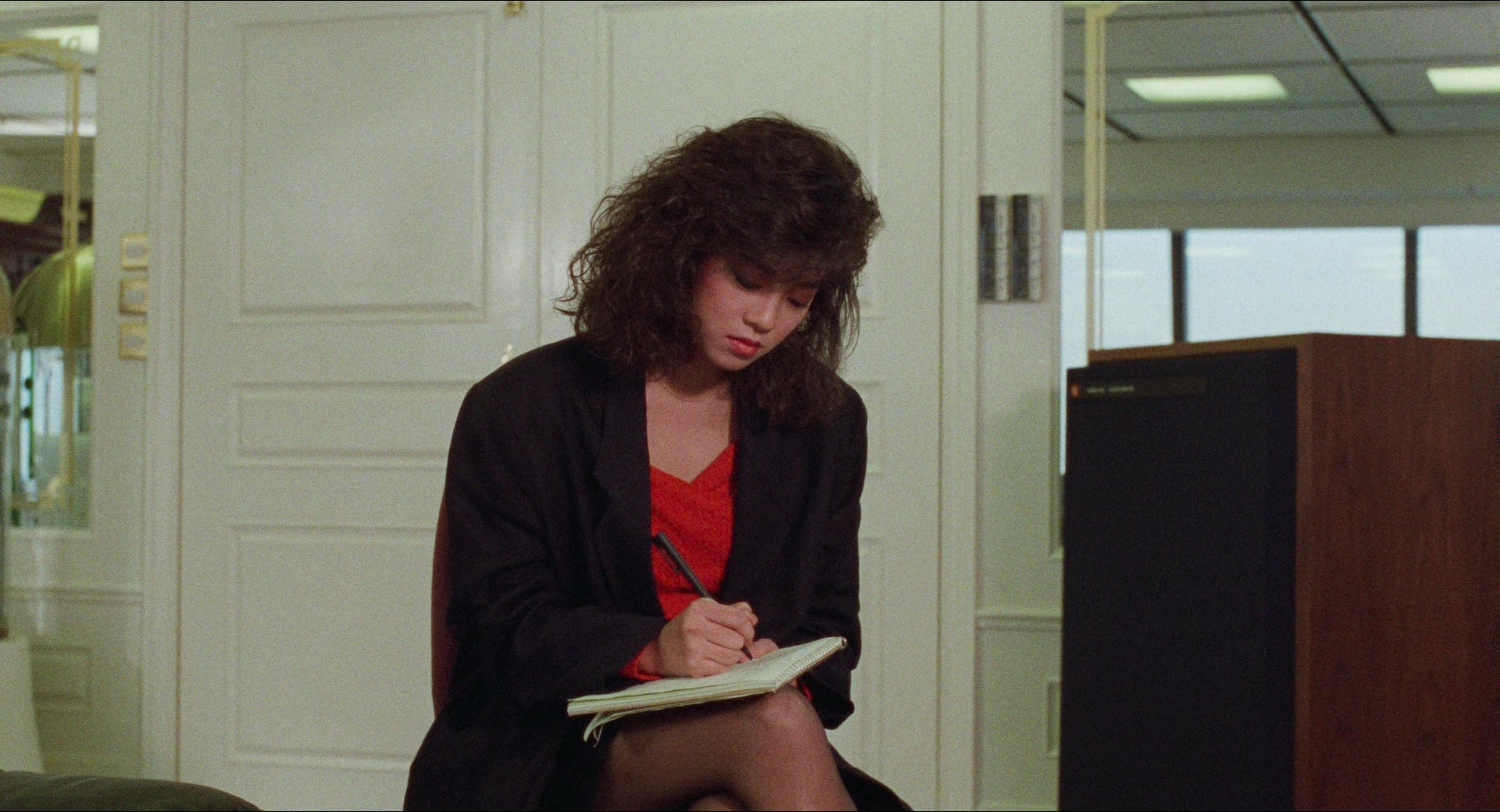 Fei lung mang jeung (1988), wide, 1.85:1 — film still