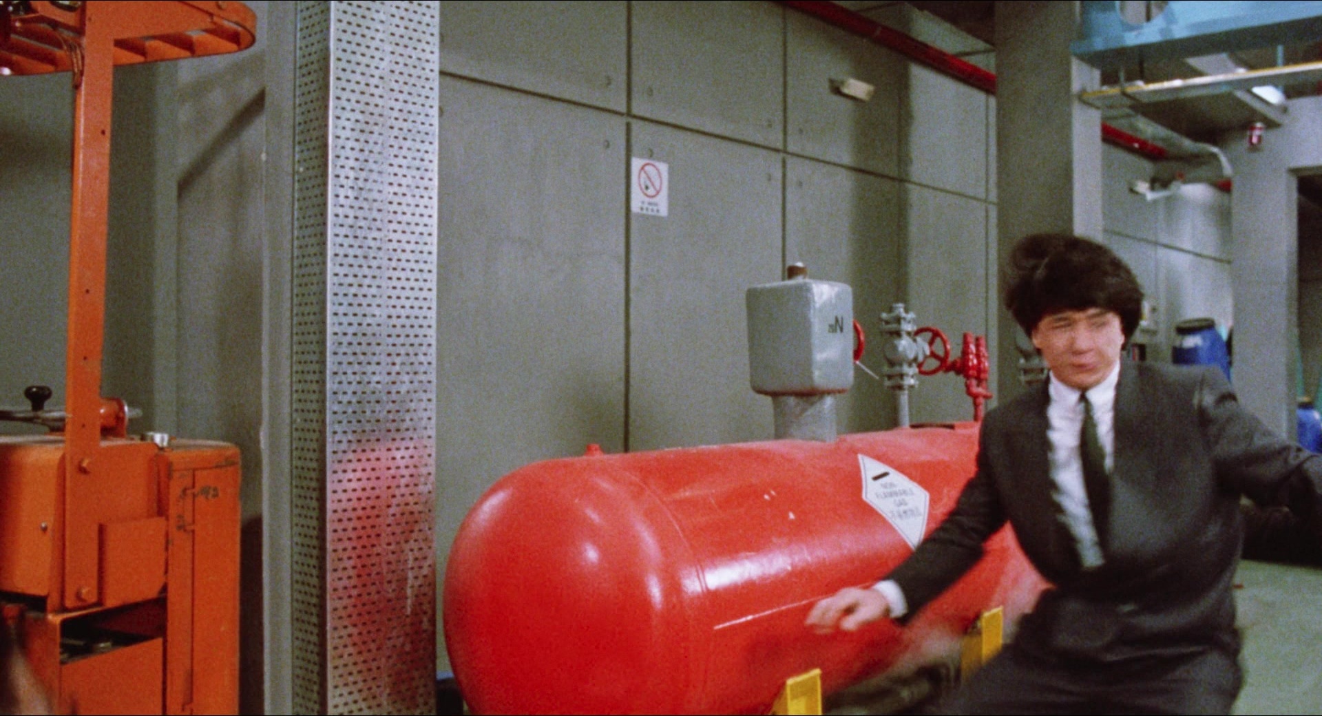 Fei lung mang jeung (1988), wide, 1.85:1 — film still
